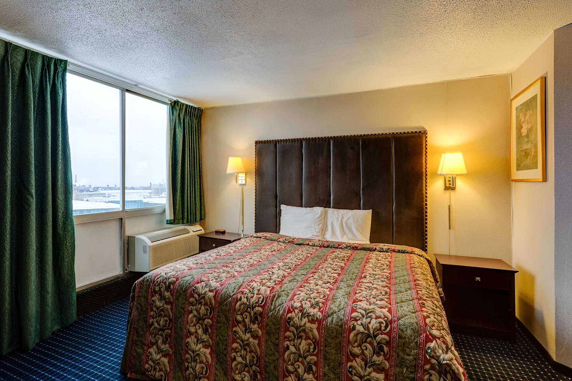 University Hotel & Suites photo 12