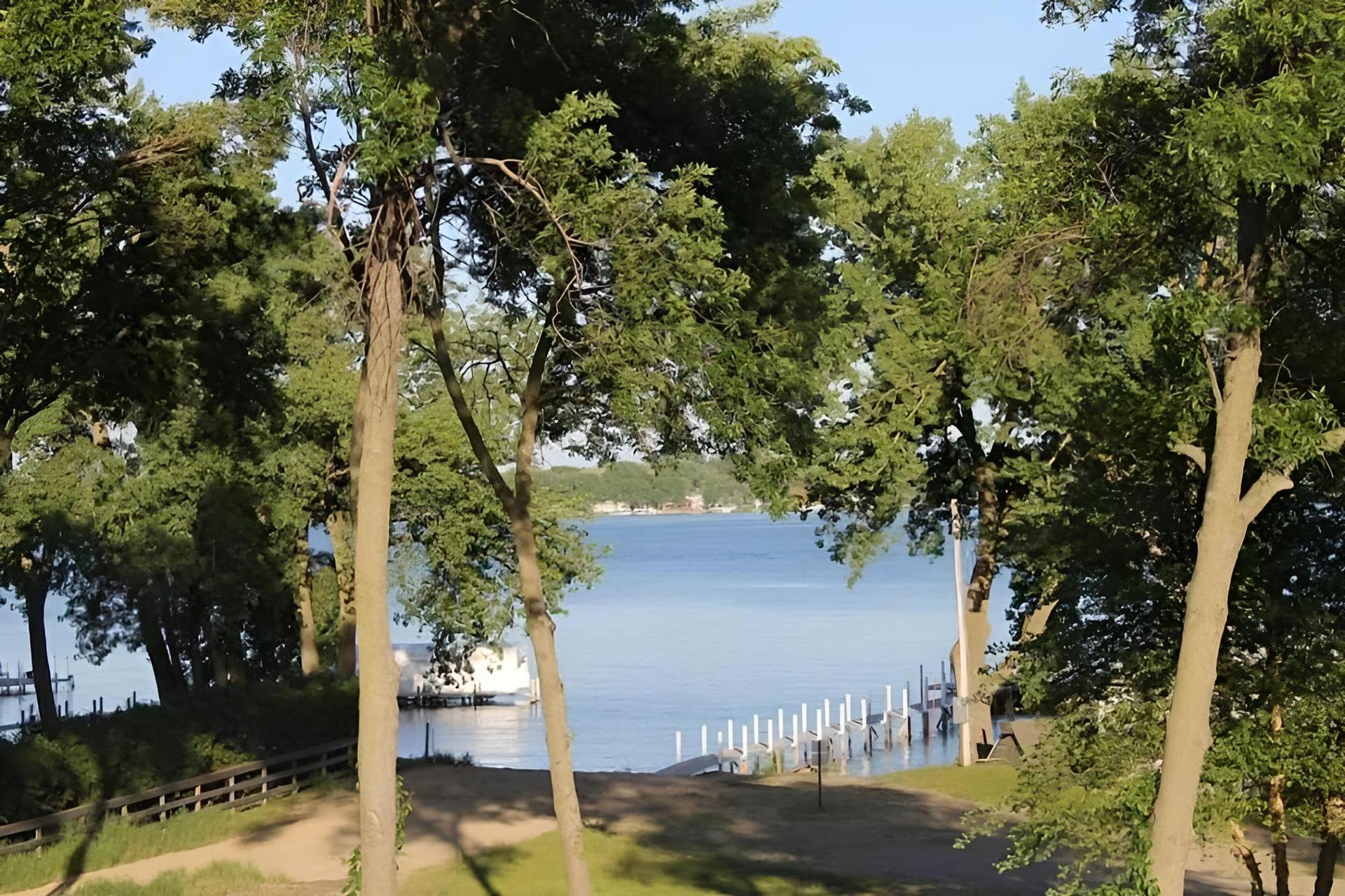 Okoboji Commons Hotel photo 26