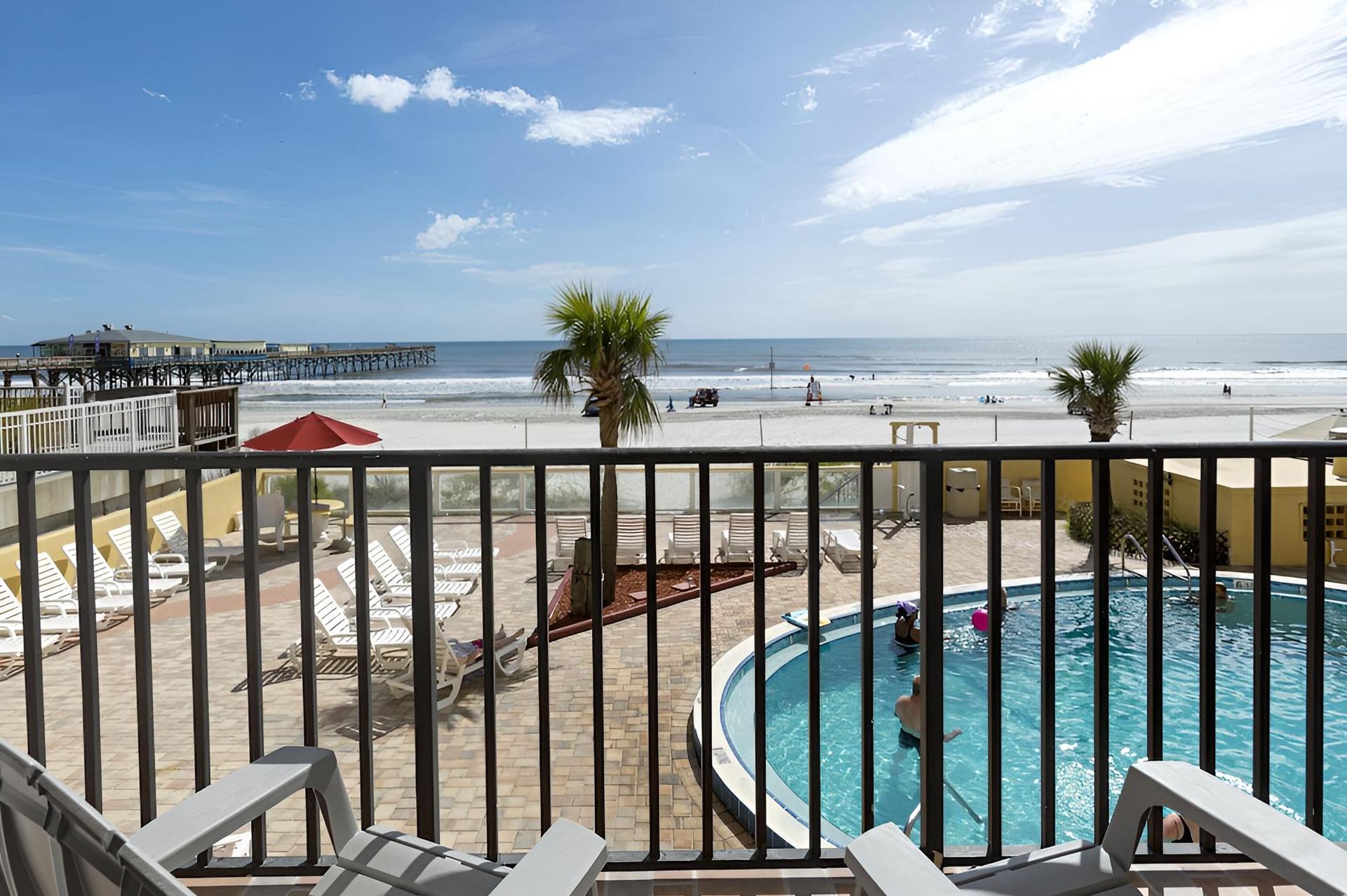 Beach Quarters Daytona photo 20