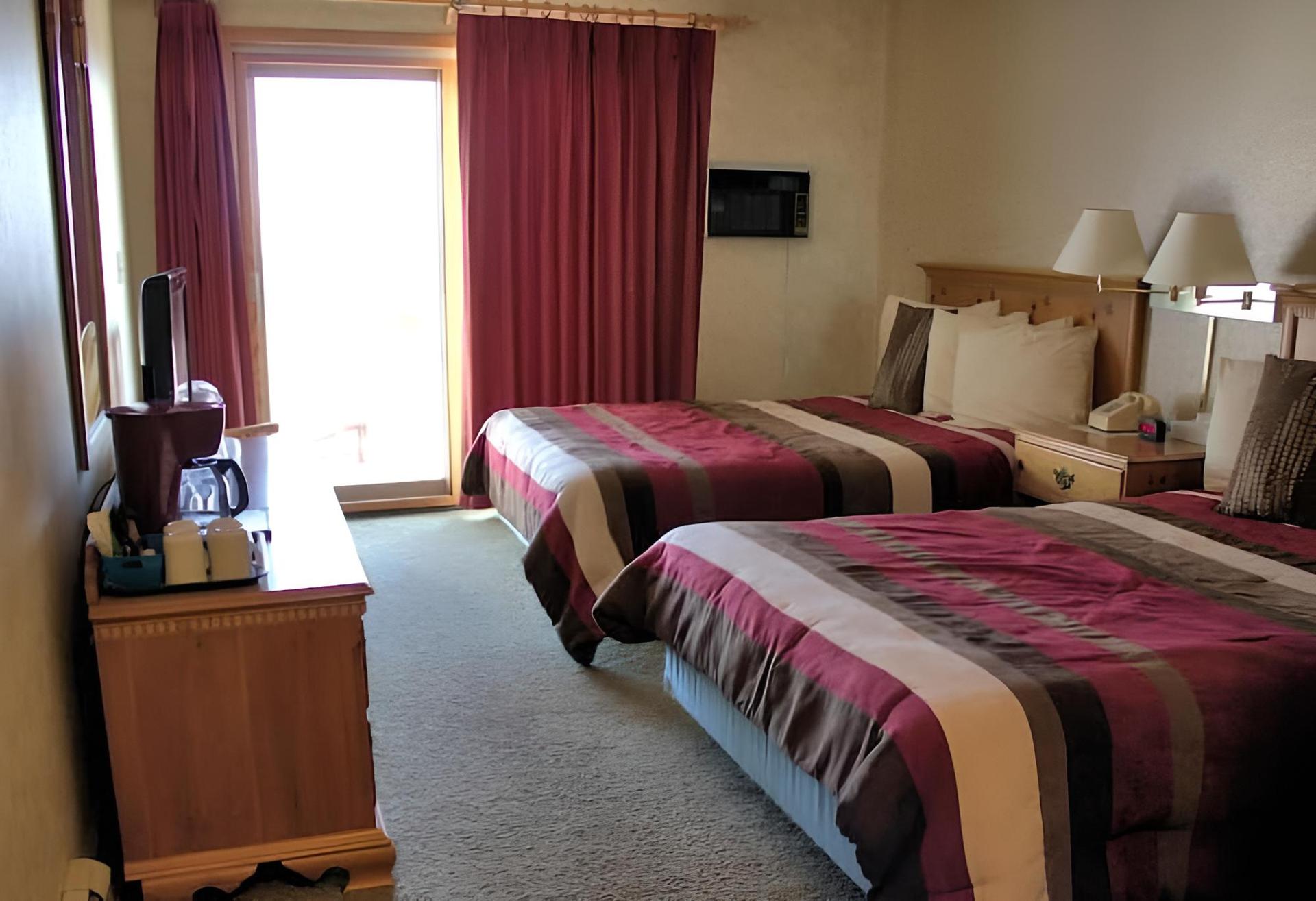 Pier Plaza Lodging photo 11