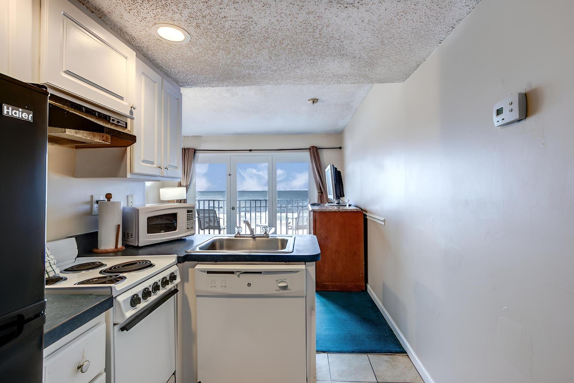 Beach Quarters Daytona photo 21