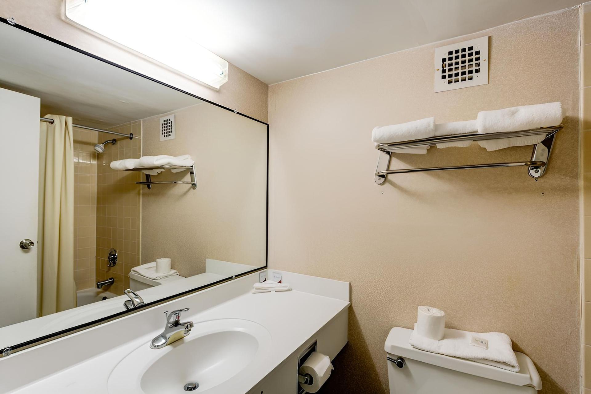 University Hotel & Suites photo 7