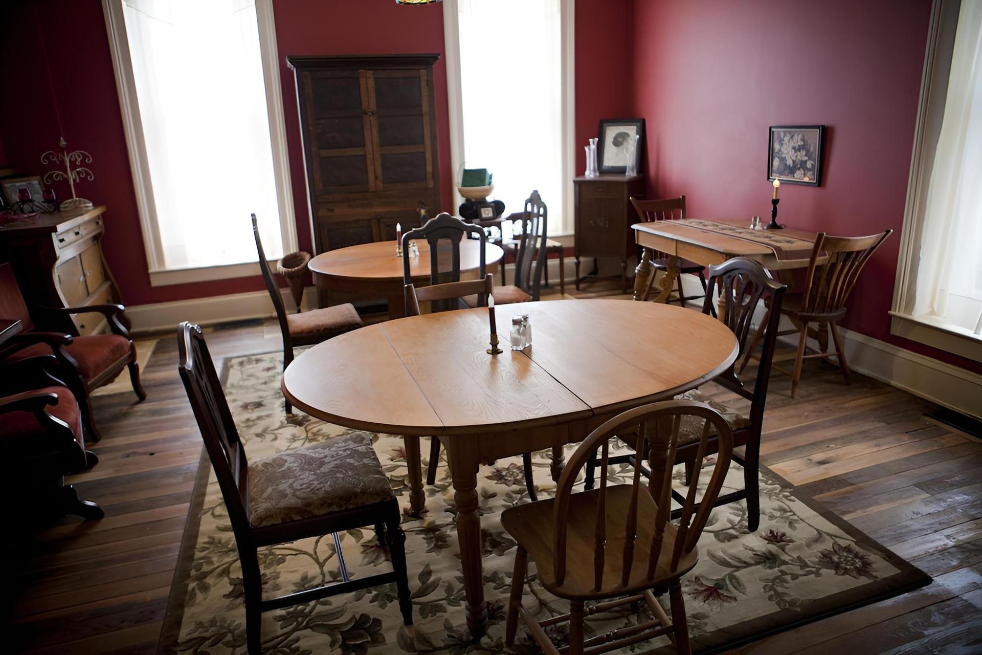 Main Street Bed & Breakfast Established in 1810 photo 10