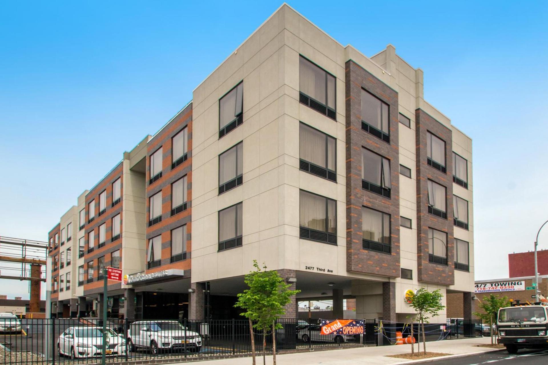 Comfort Inn & Suites near Stadium — hotel in Bronx