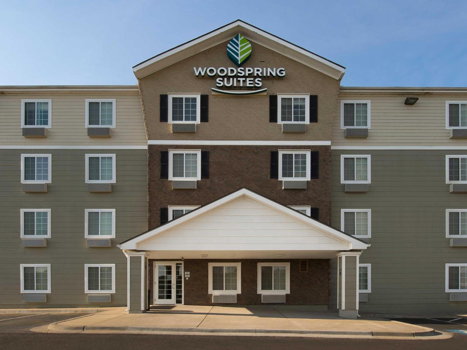 WoodSpring Suites Kansas City Mission — hotel in Merriam