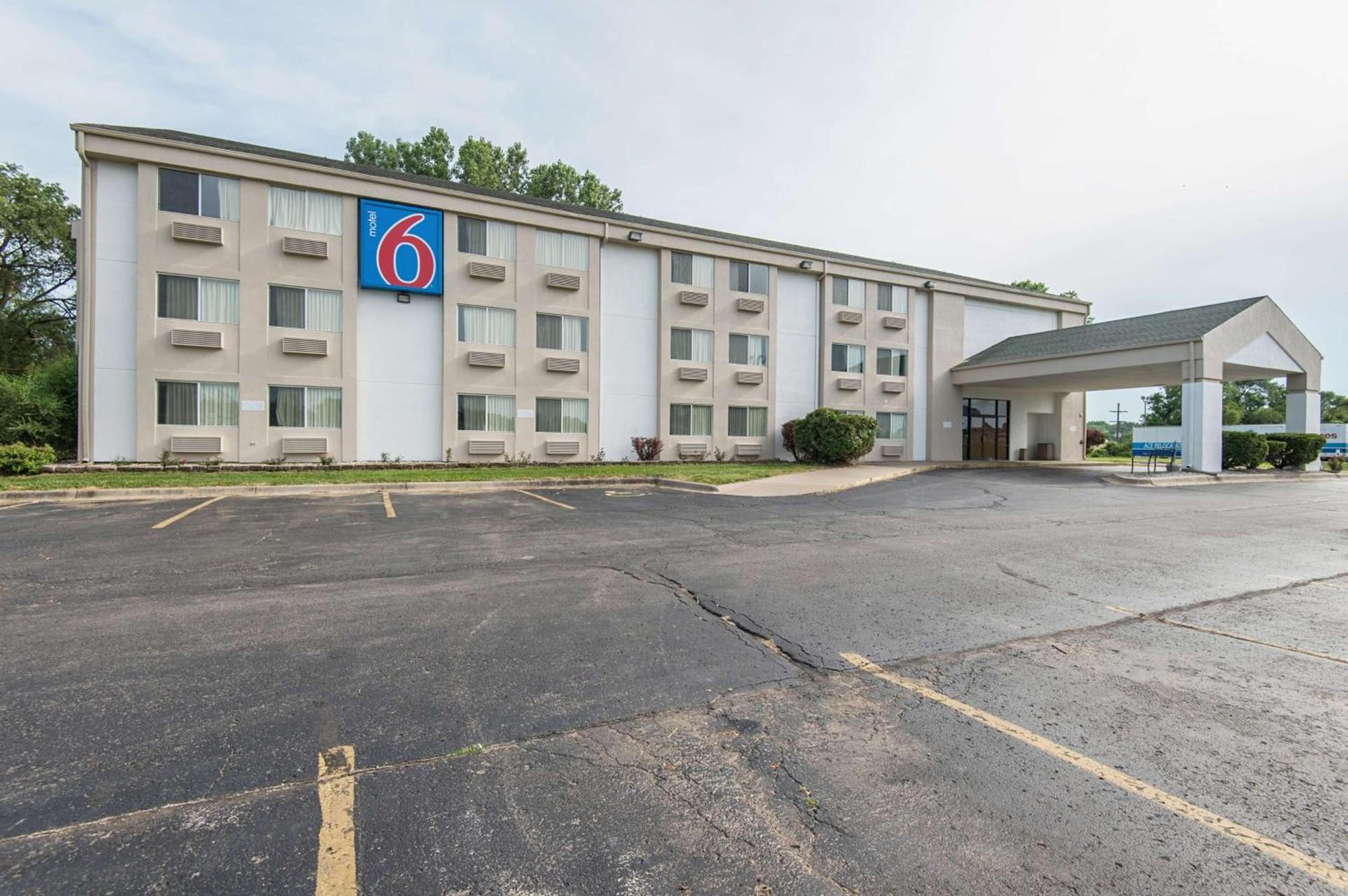 Motel 6-Lawrence, KS — hotel in Lawrence