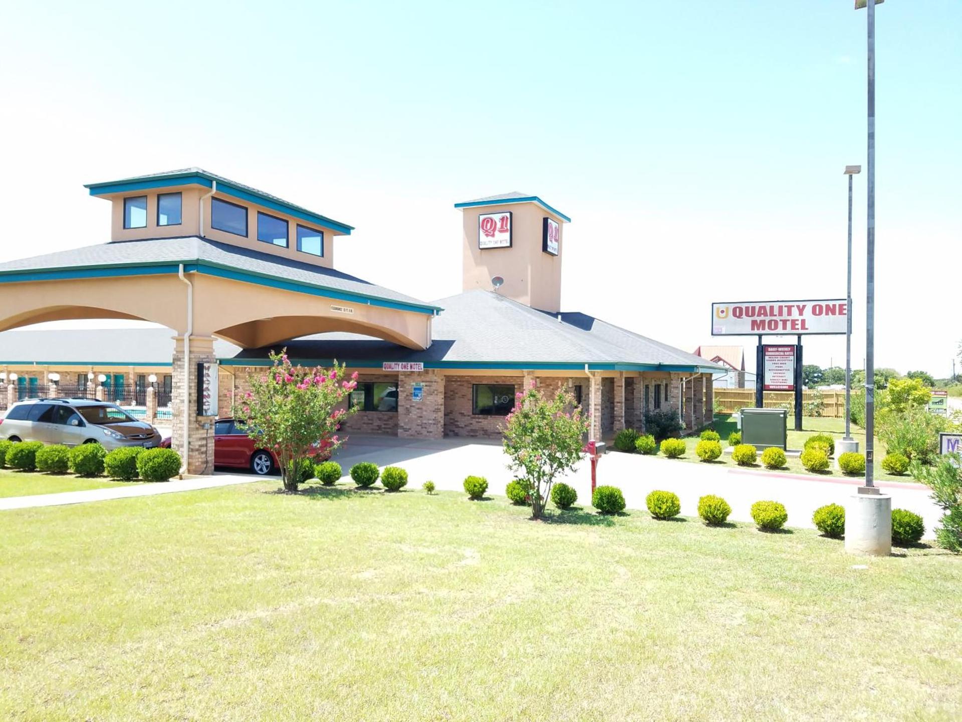 Quality One Motel — hotel in Weatherford