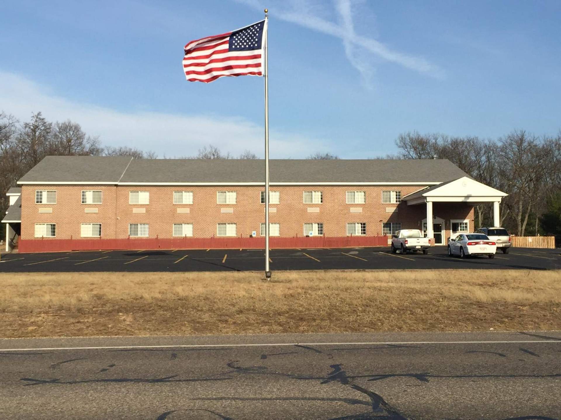 Adams Inn and Suites