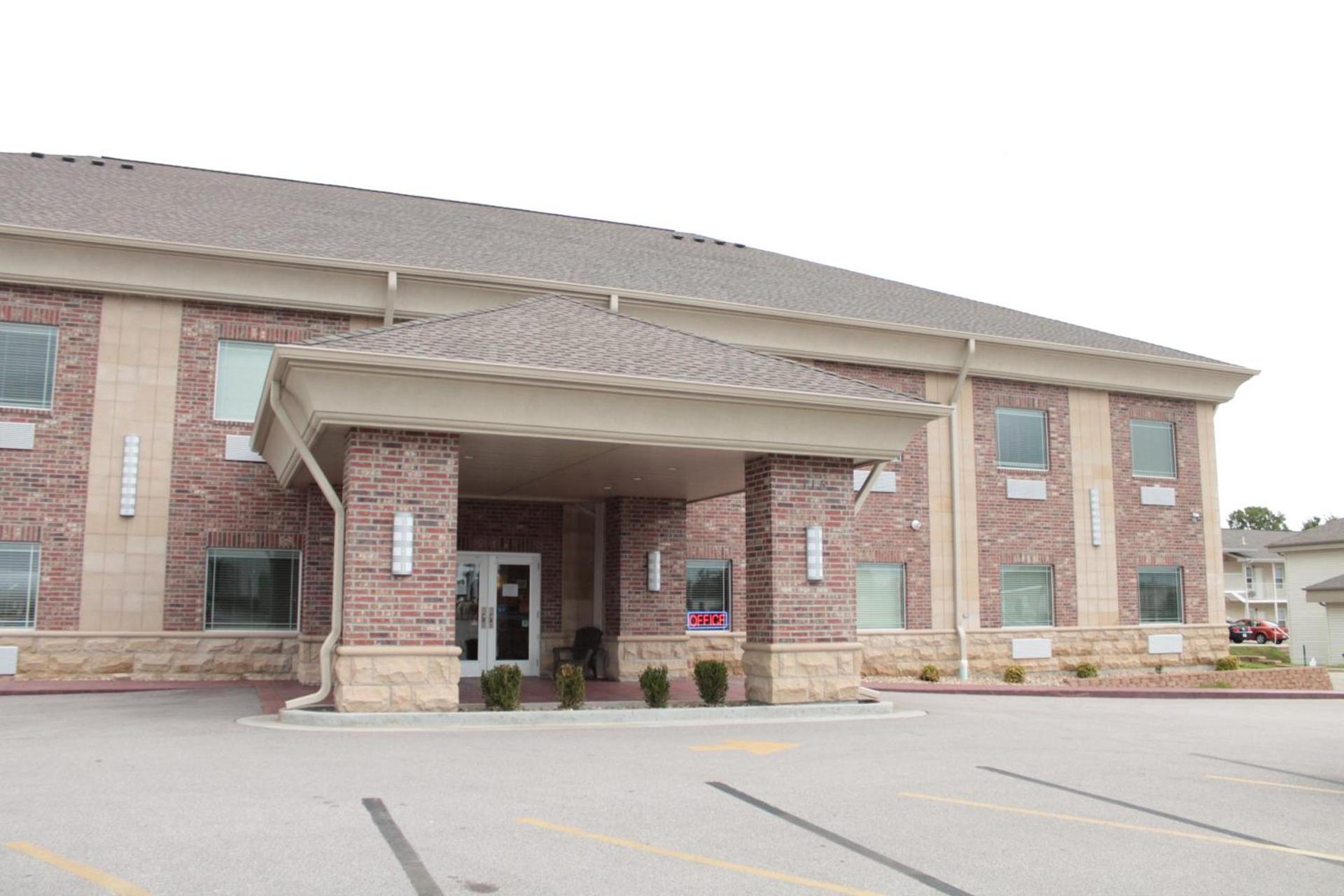 Bell's Extended Stay and Suites — hotel in Saint Robert