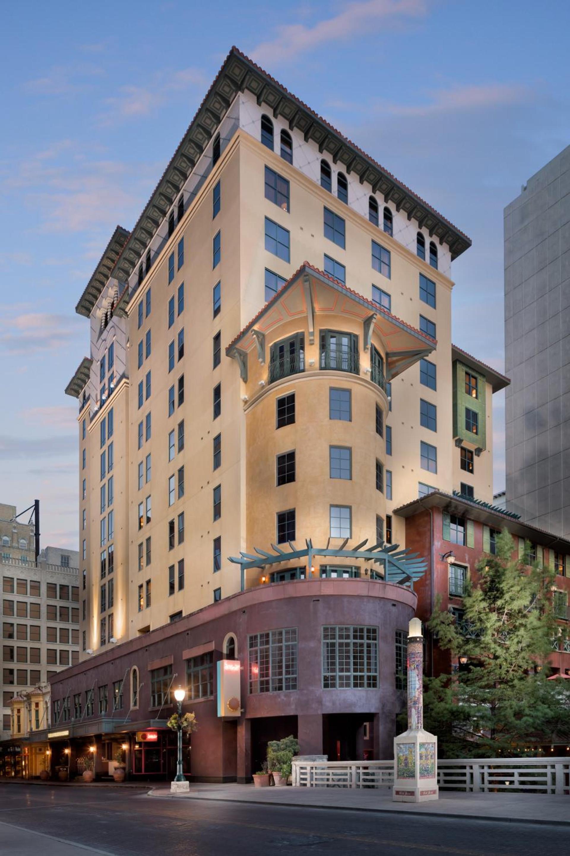 Hotel Valencia Riverwalk — hotel in San Antonio