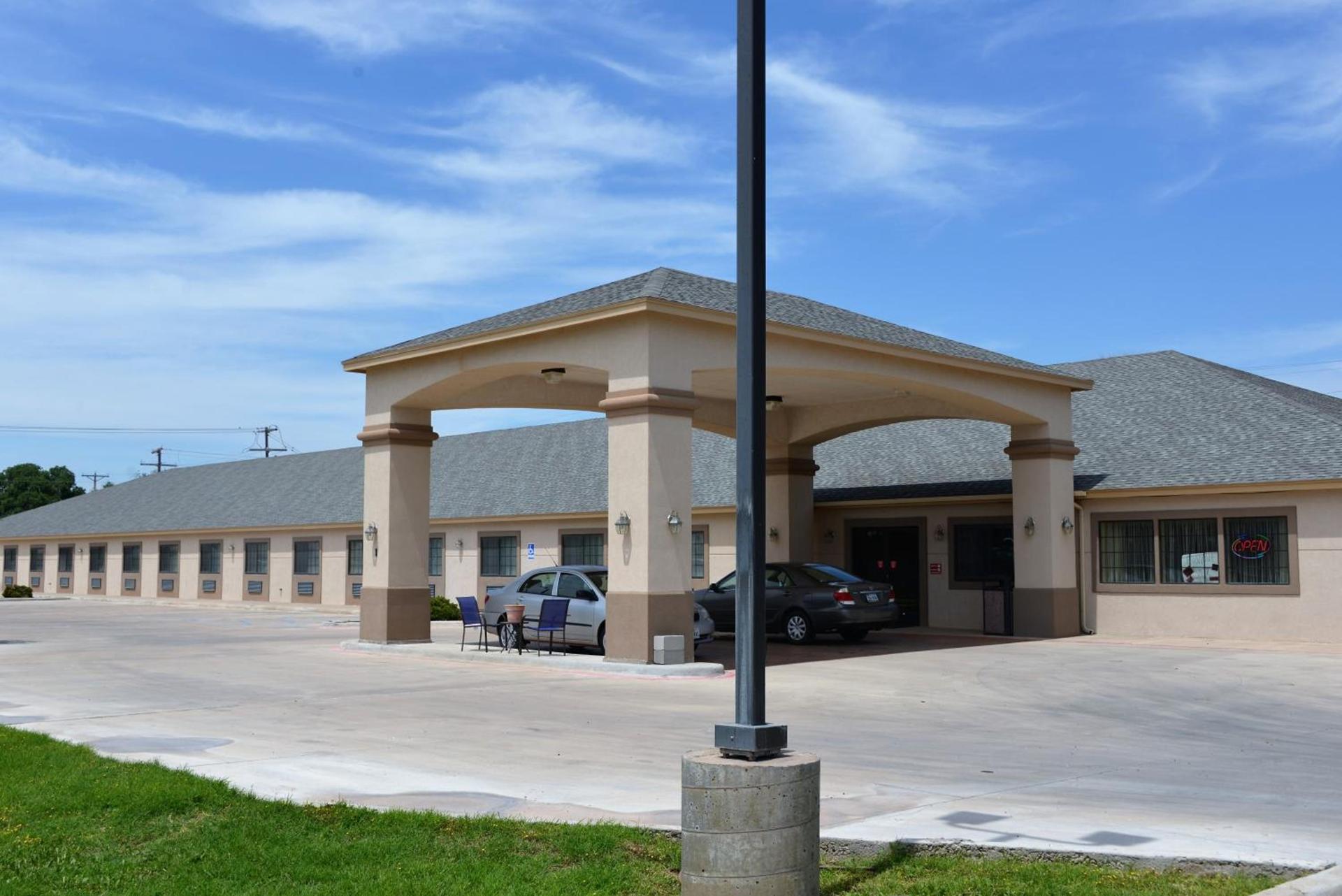 Irish Inn and Suites — hotel in Muleshoe