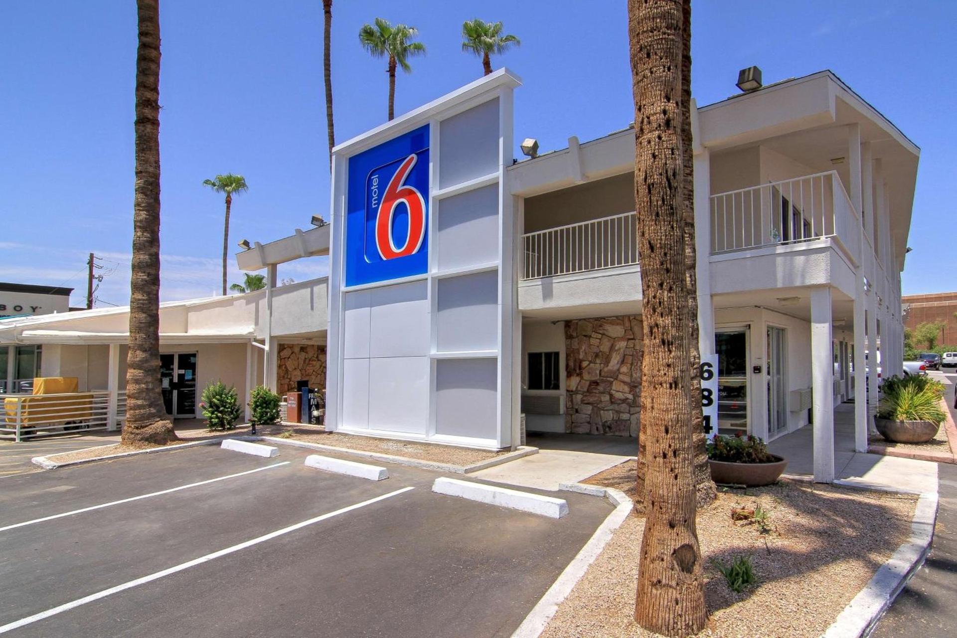 Motel 6 Old town Scottsdale Fashion Square — hotel in Scottsdale