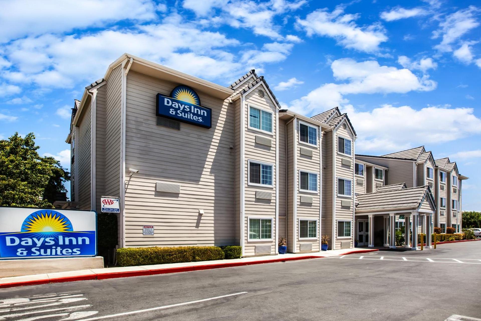 Days Inn & Suites by Wyndham Antioch — hotel in Antioch
