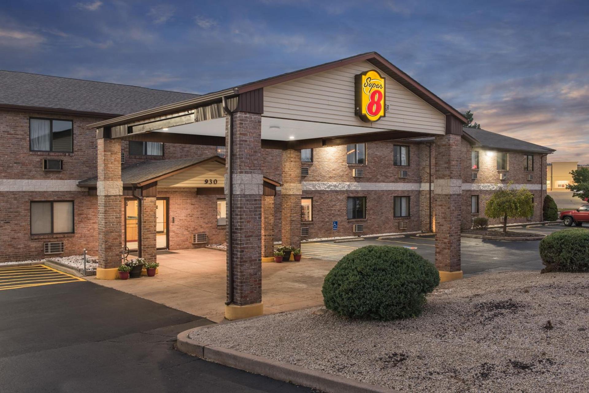 Super 8 by Wyndham Farmington — hotel in Farmington