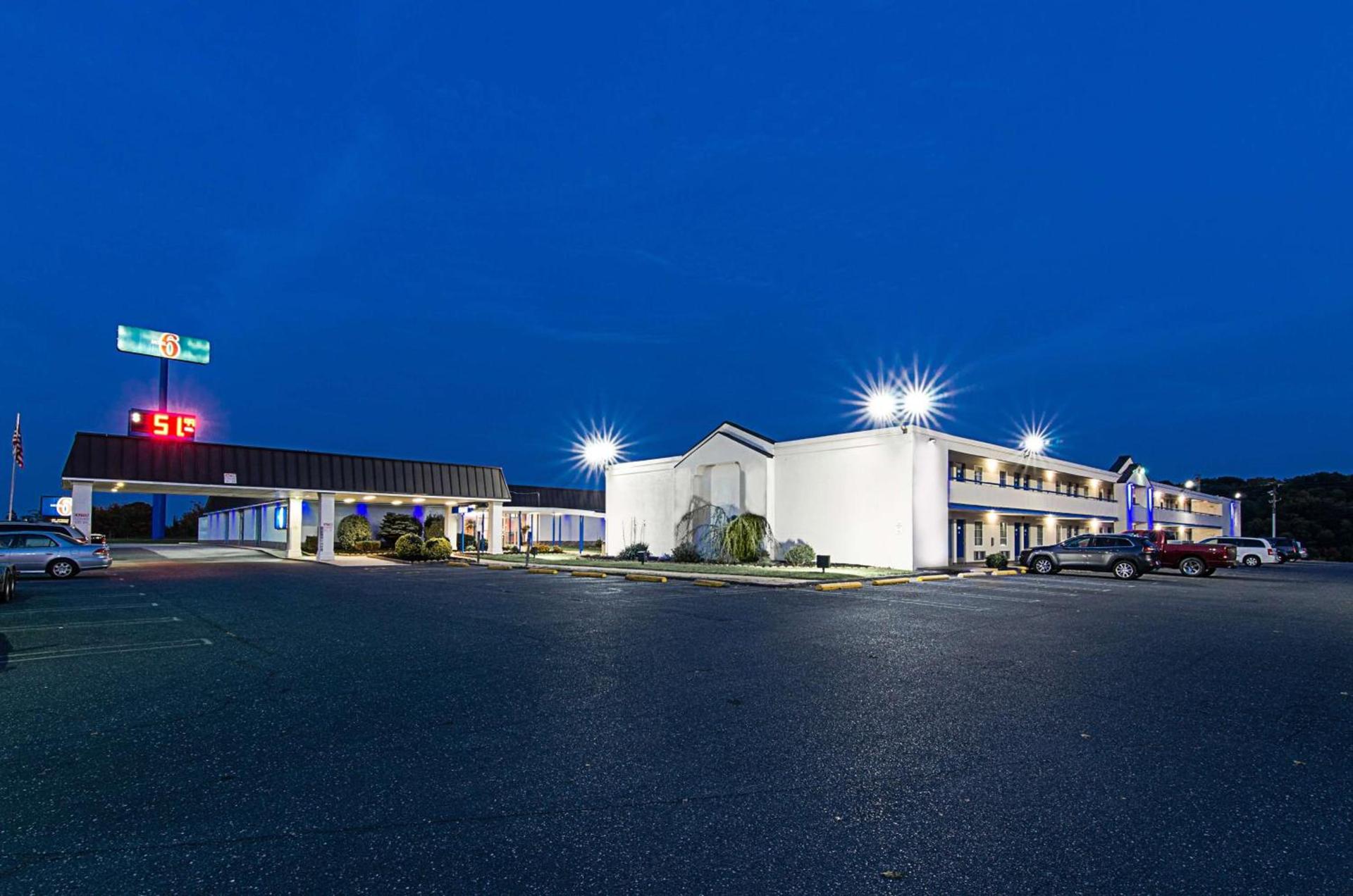 Motel 6-Staunton, VA — hotel in Staunton
