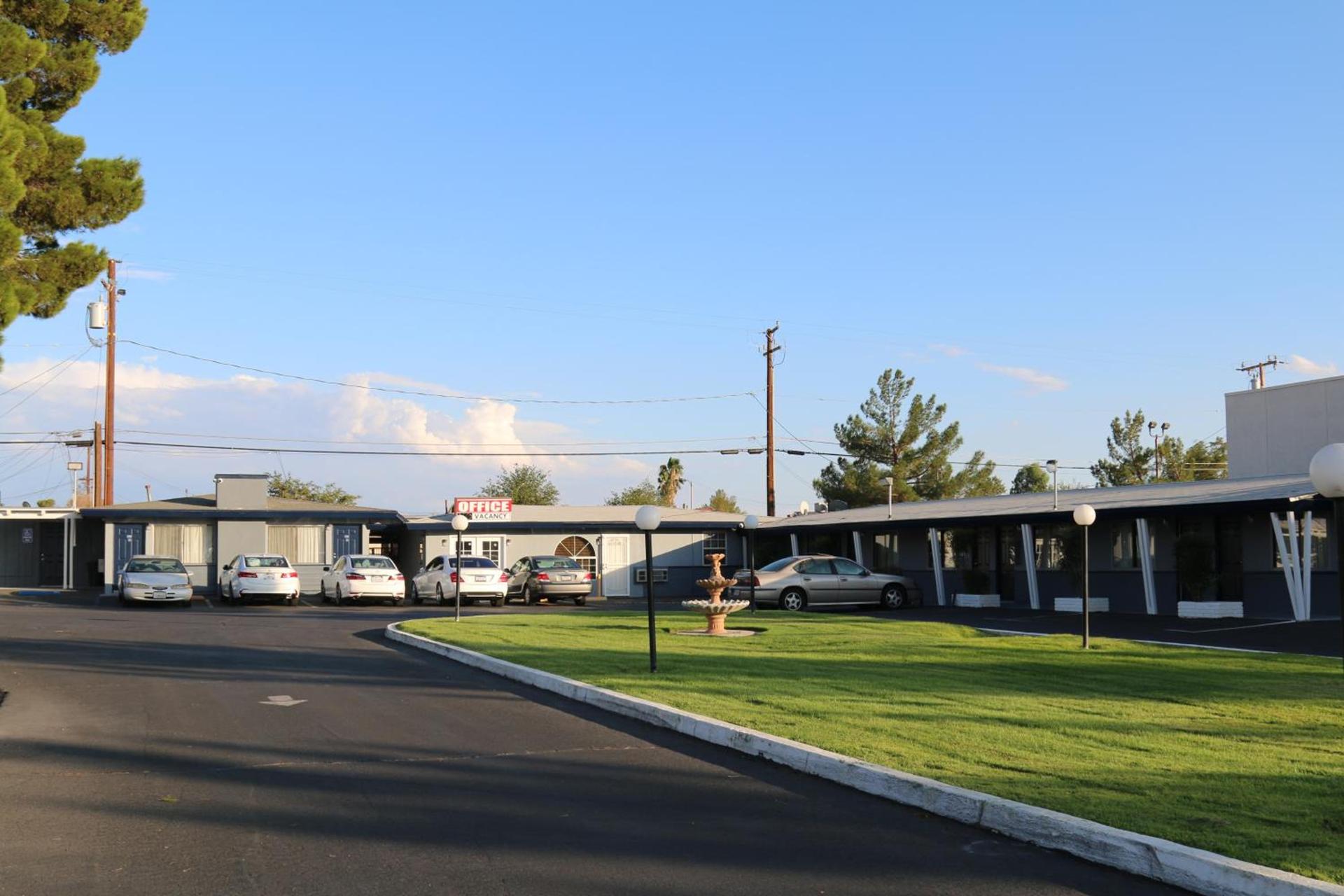 New Corral Motel — hotel in Victorville
