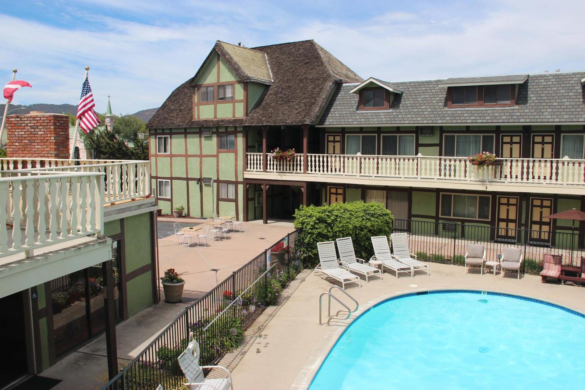 Svendsgaard's Lodge- Americas Best Value Inn & Suites — hotel in Solvang