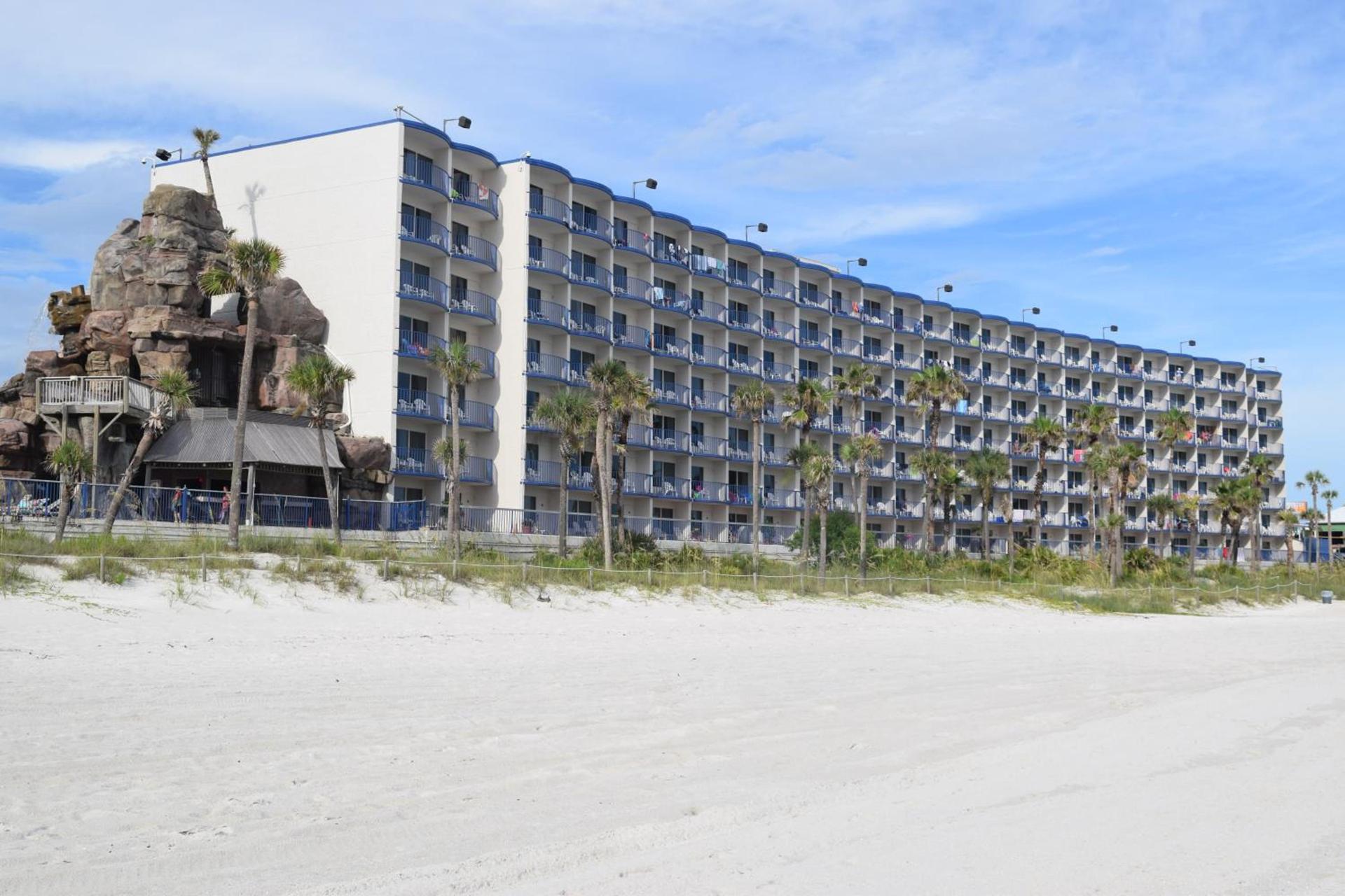 Days Inn by Wyndham Panama City Beach Beachfront Resort — hotel in Panama City Beach