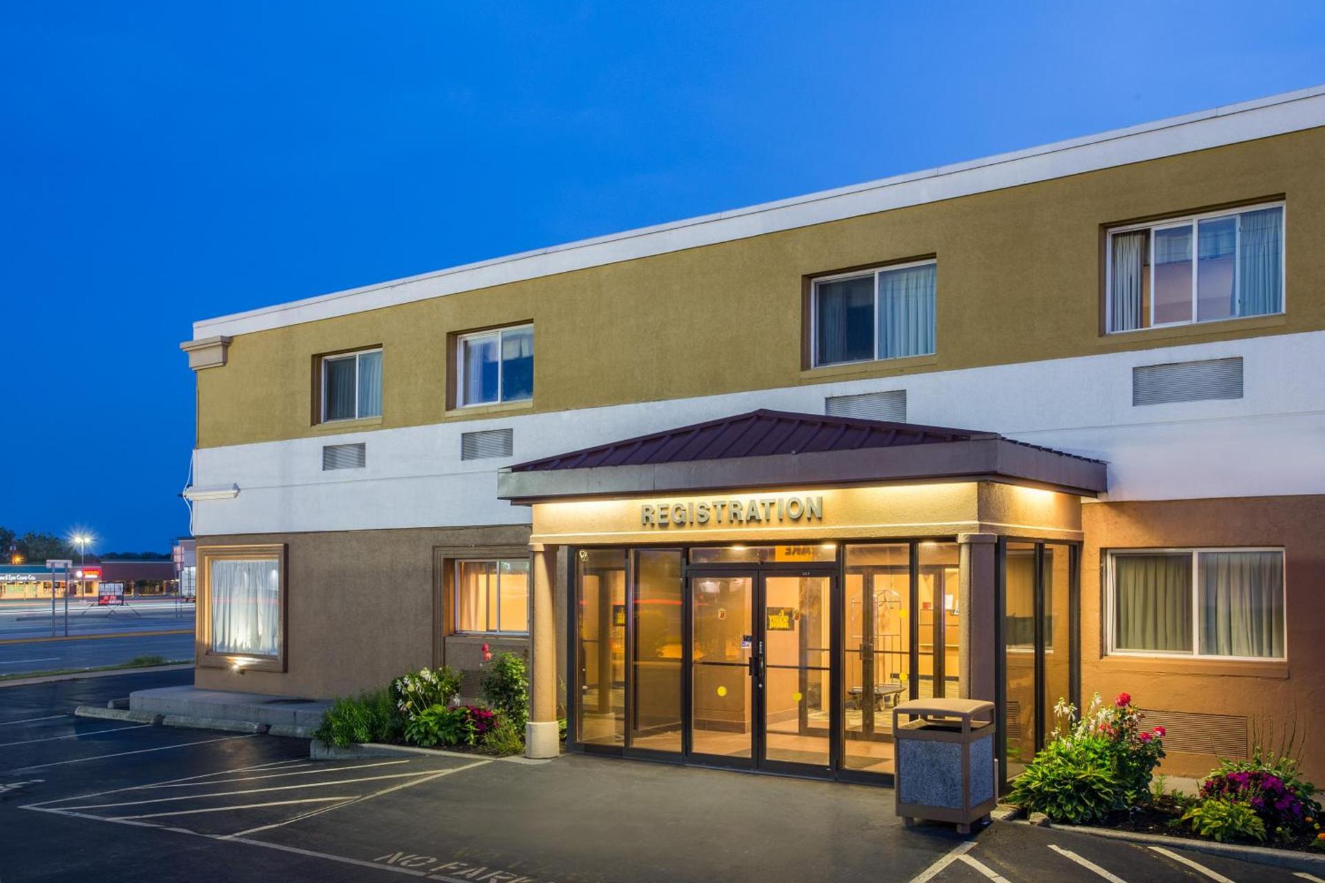 FairBridge Inn Express Buffalo Airport Williamsville — hotel in Williamsville