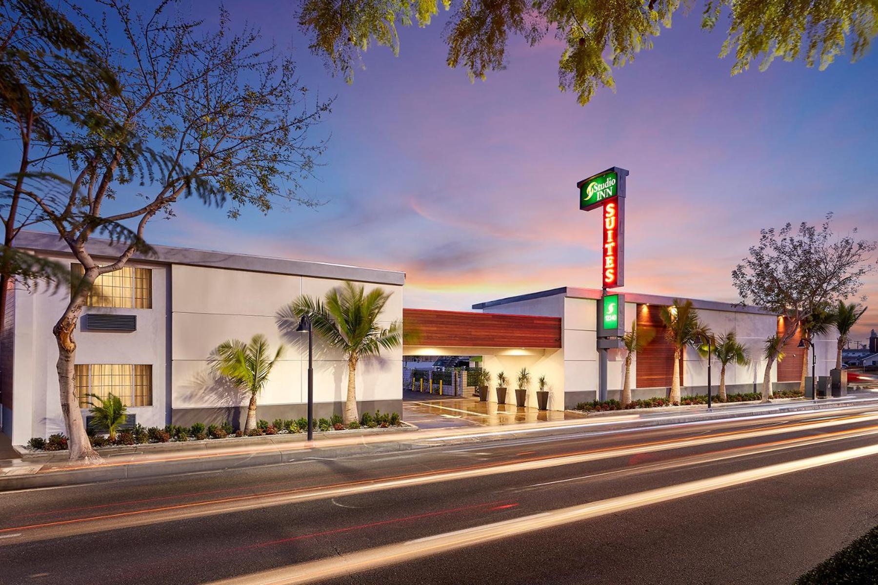 Studio Inn & Suites at Promenade Downey — hotel in Downey
