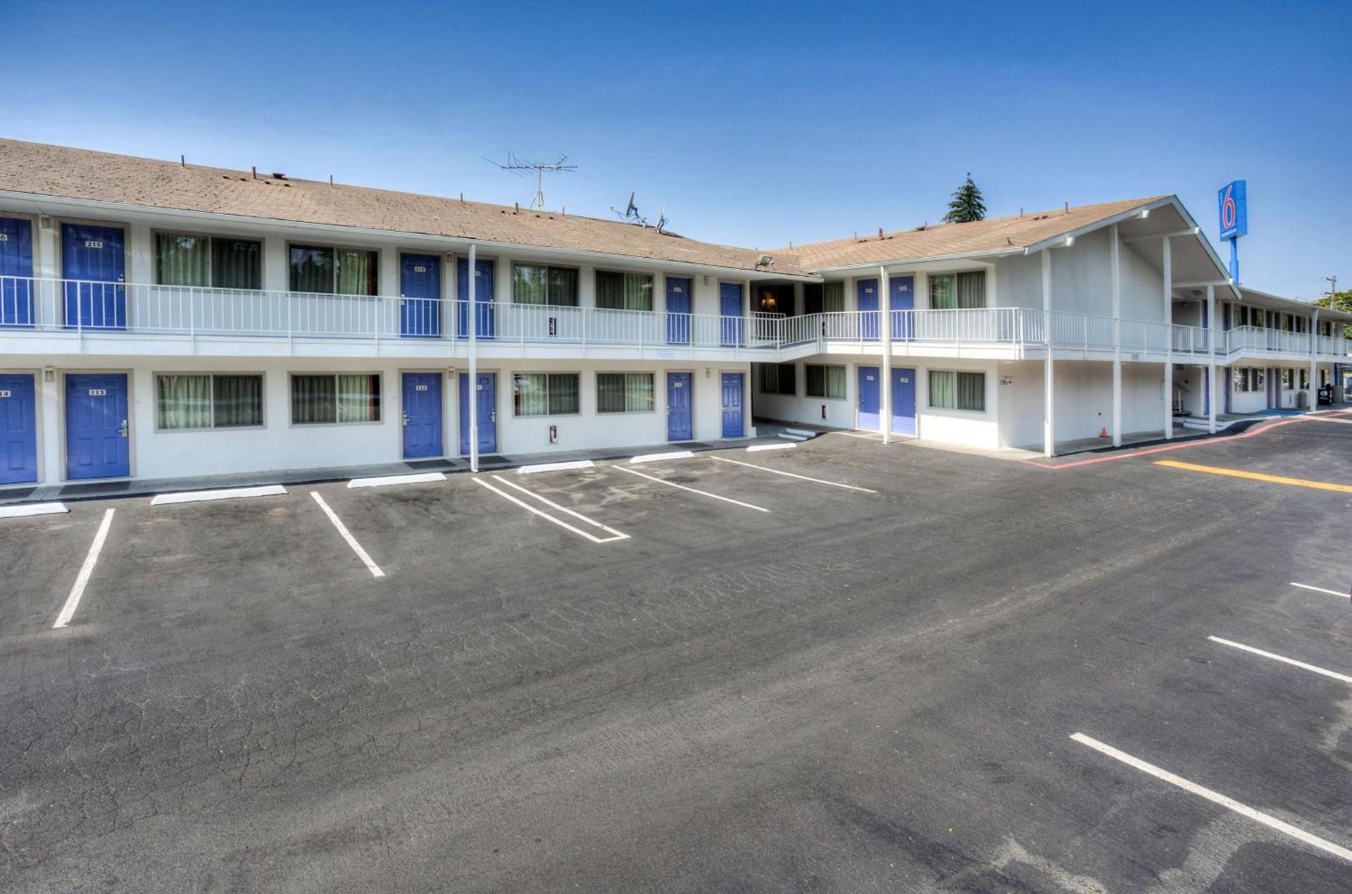 Motel 6-Tigard, OR - Portland South - Lake Oswego — hotel in Tigard