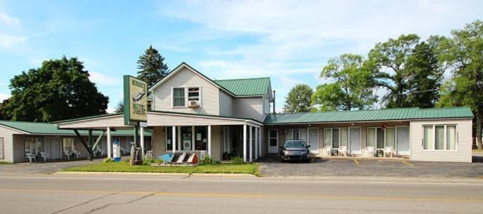 The Monarch Motel — hotel in Cheboygan