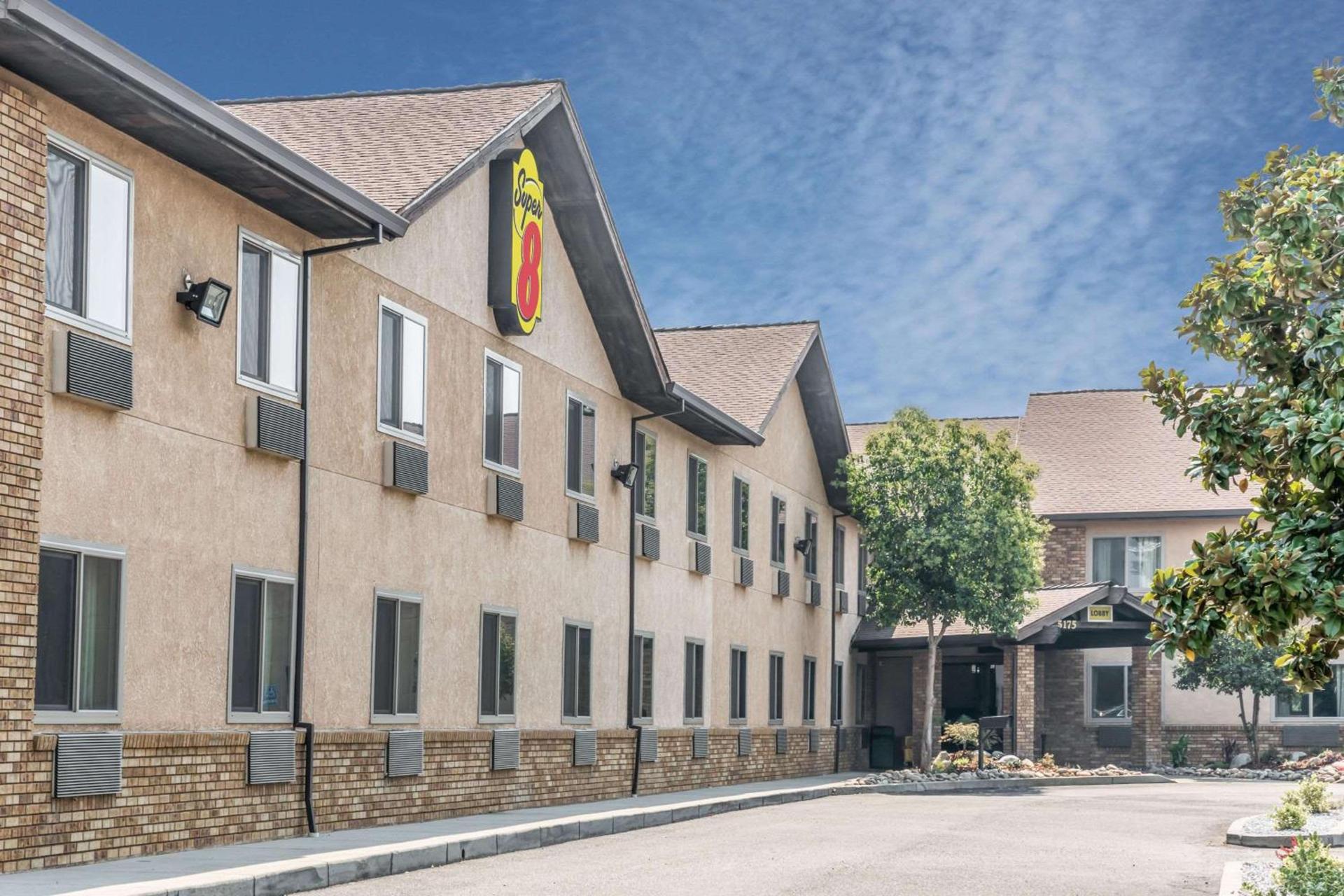 Super 8 by Wyndham Redding — hotel in Redding