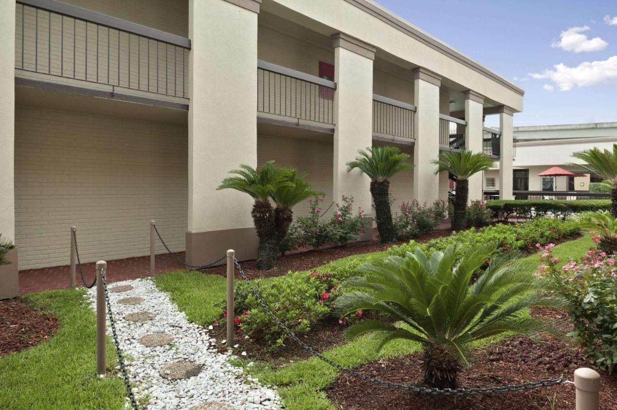 Travelodge by Wyndham New Orleans Harvey Hotel
