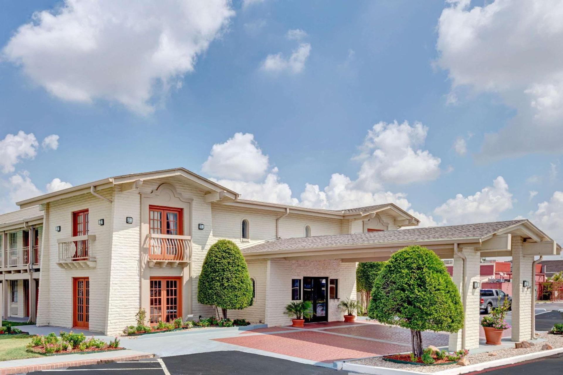 Travelodge by Wyndham North Richland Hills/Dallas/Ft Worth — hotel in North Richland Hills