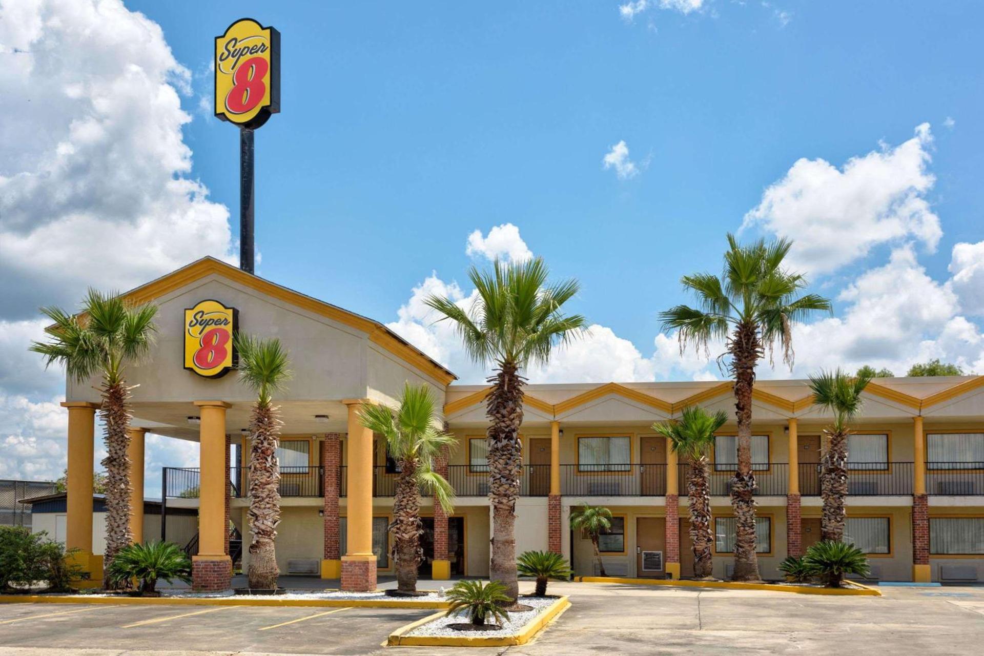 Super 8 by Wyndham Breaux Bridge — hotel in Breaux Bridge