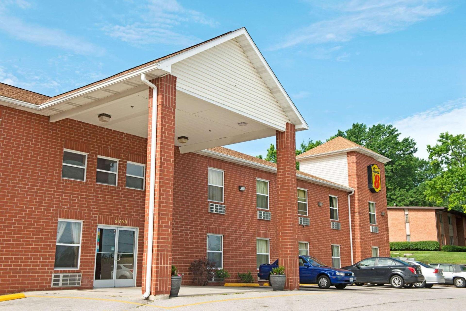 Super 8 by Wyndham St. Louis Airport — hotel in Woodson Terrace