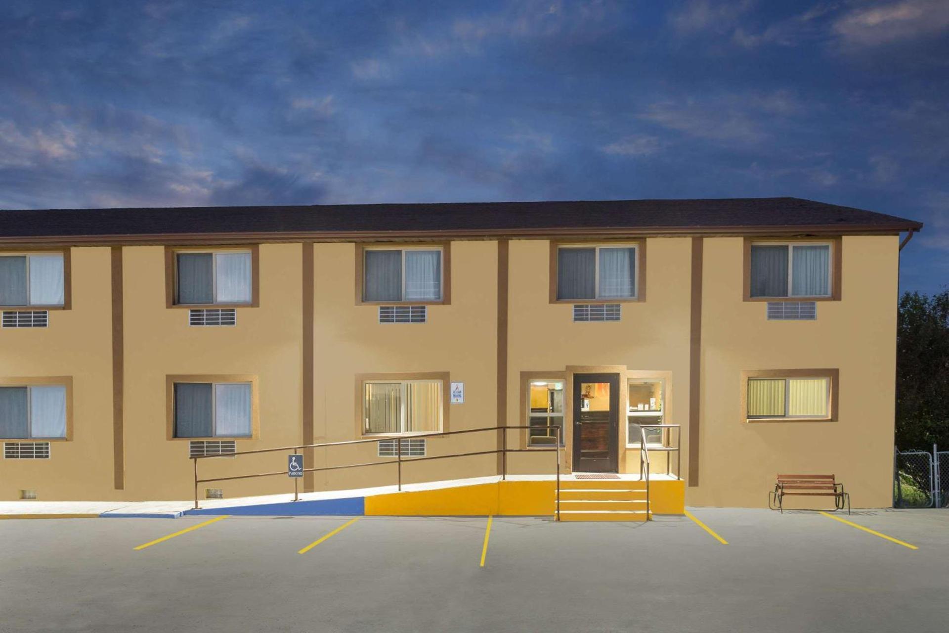 Super 8 by Wyndham Diamondville Kemmerer — hotel in Kemmerer