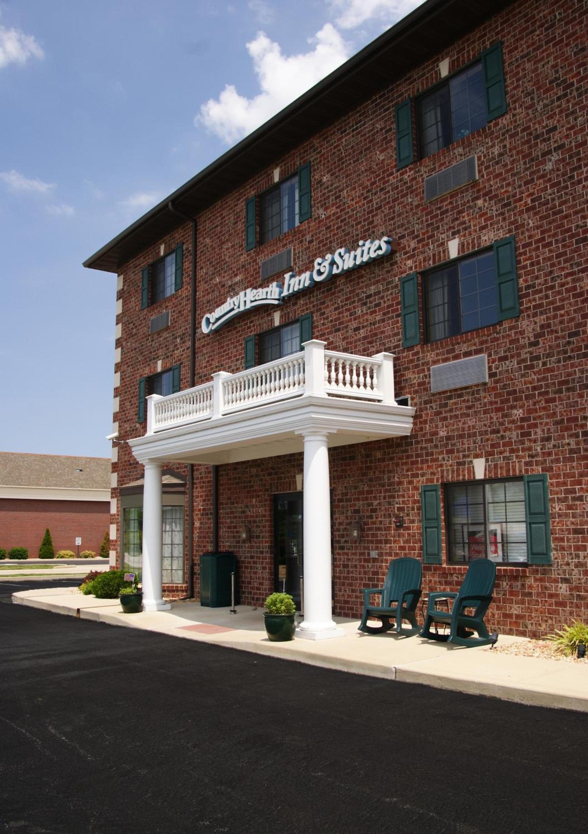 Country Hearth Inn & Suites Edwardsville — hotel in Edwardsville