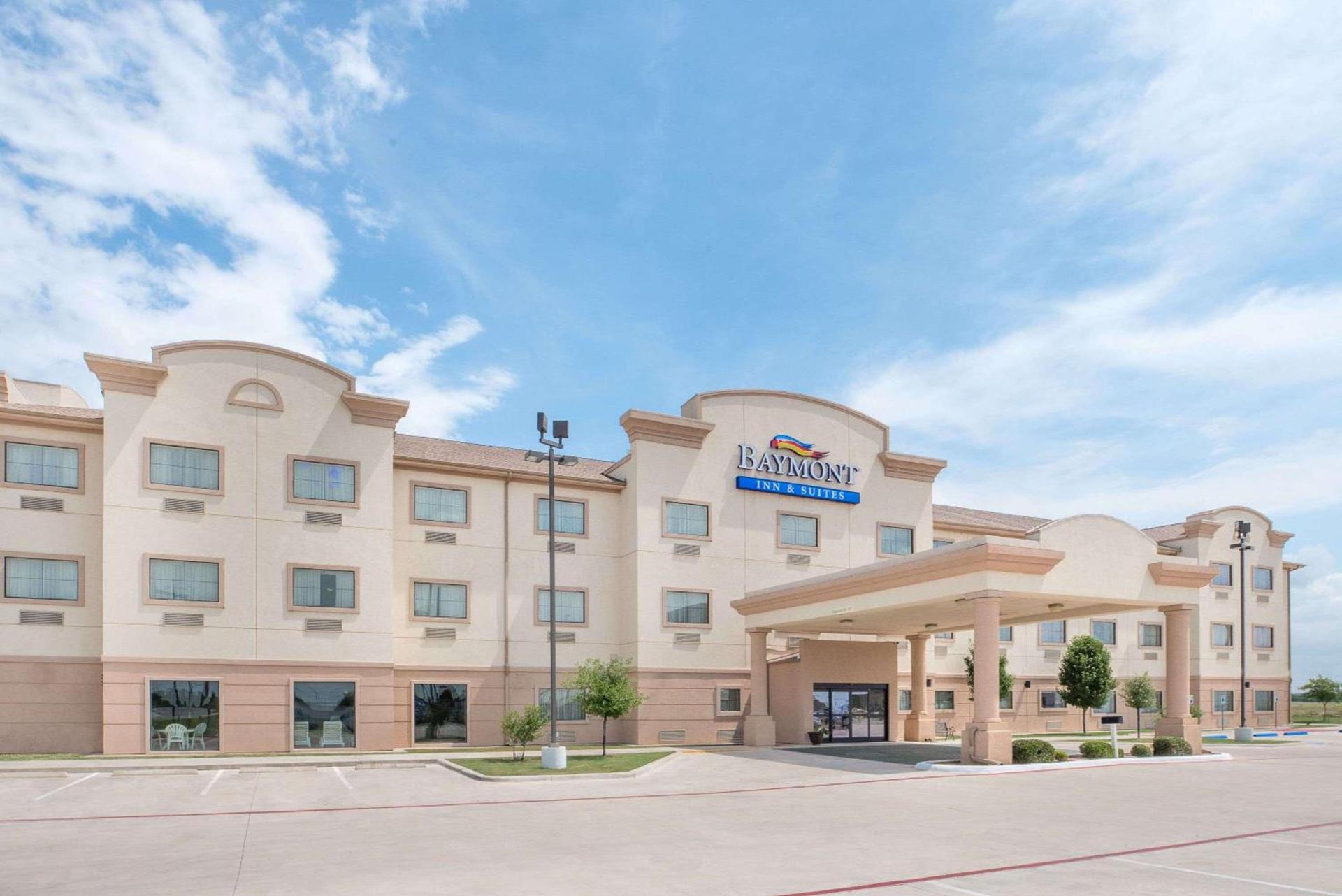 Baymont by Wyndham Snyder — hotel in Snyder