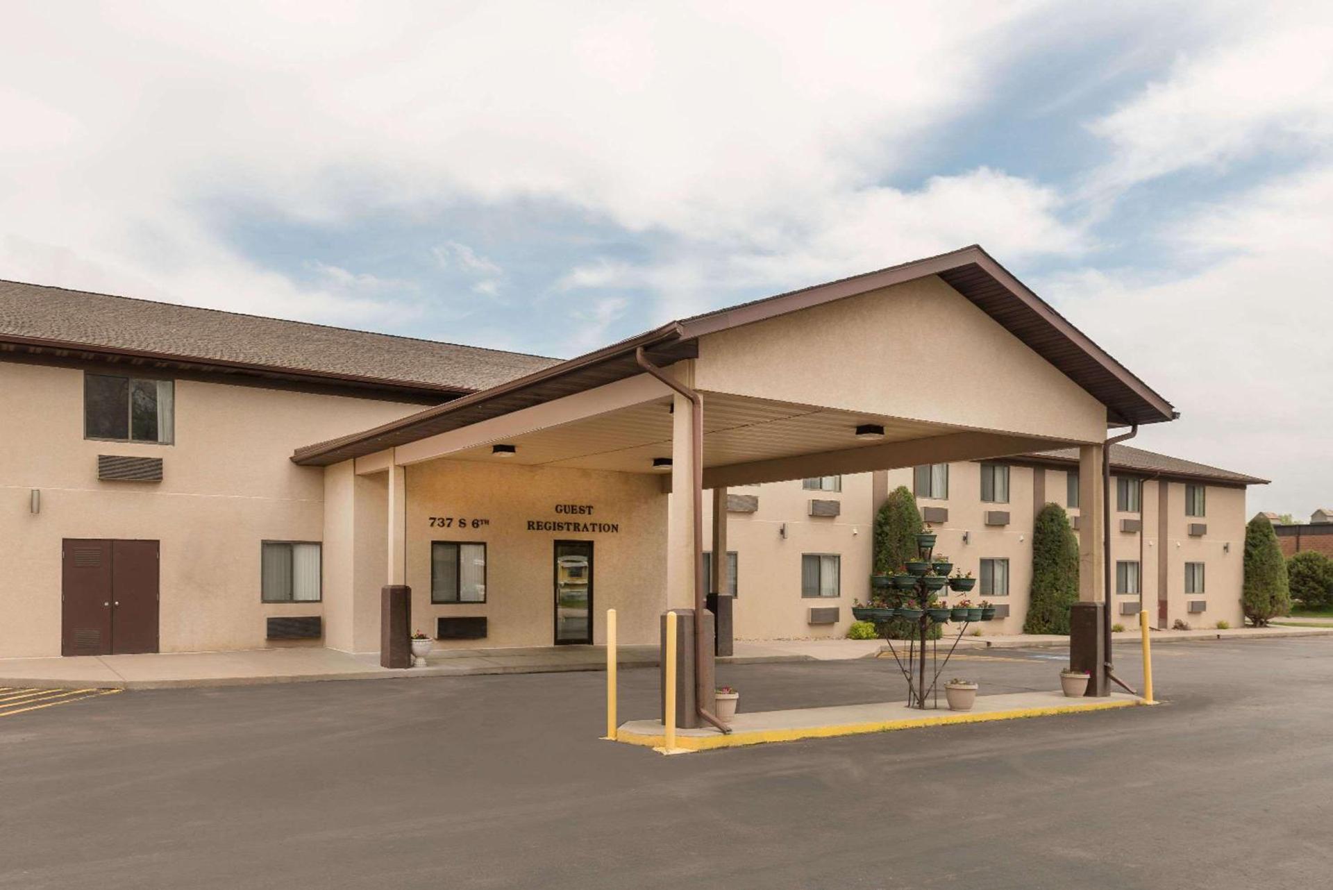 Baymont by Wyndham Hot Springs — hotel in Hot Springs
