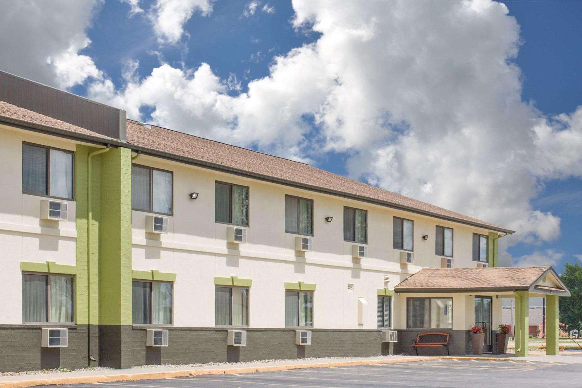 Baymont by Wyndham Ames — hotel in Ames