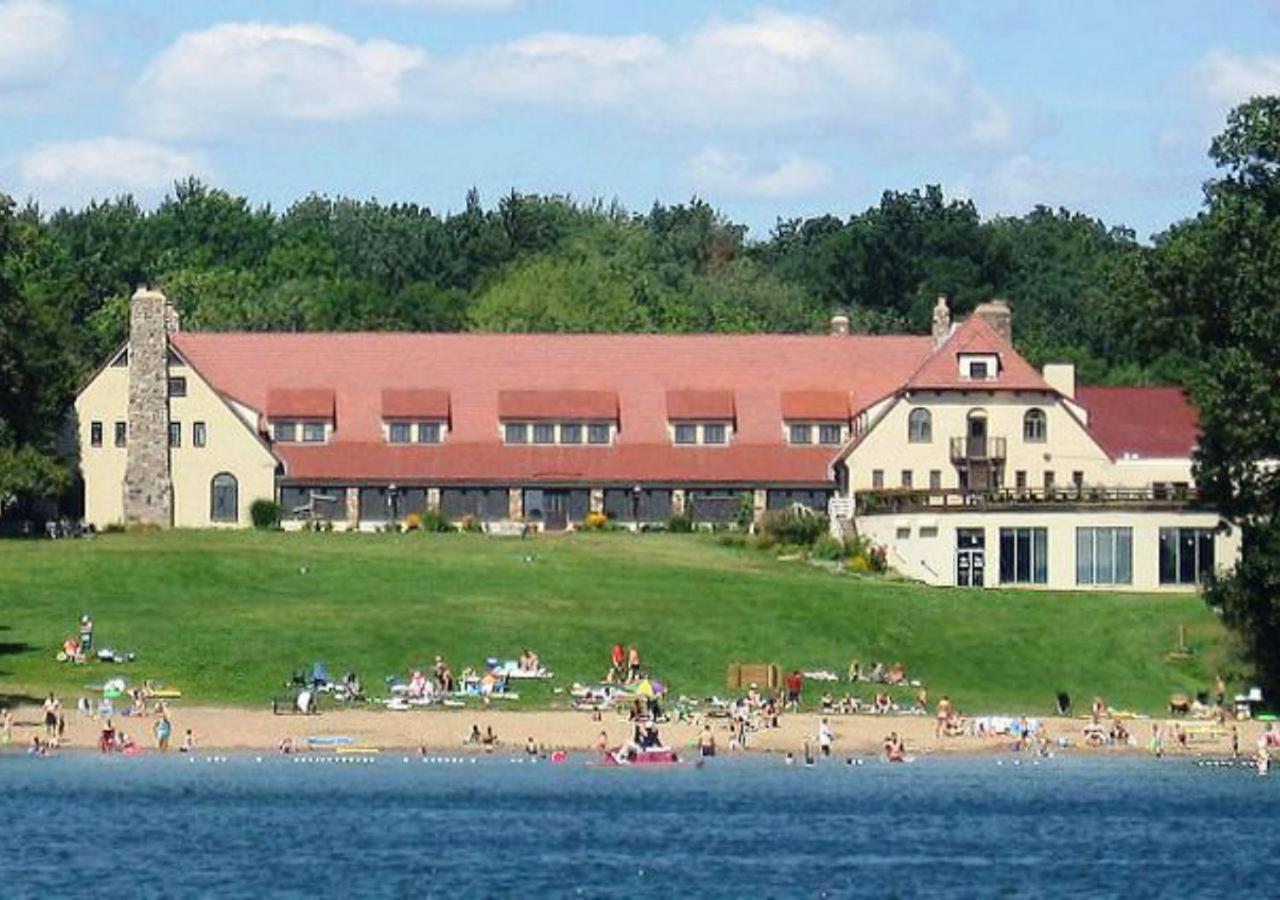 Potawatomi Inn & Cabins — hotel in Angola