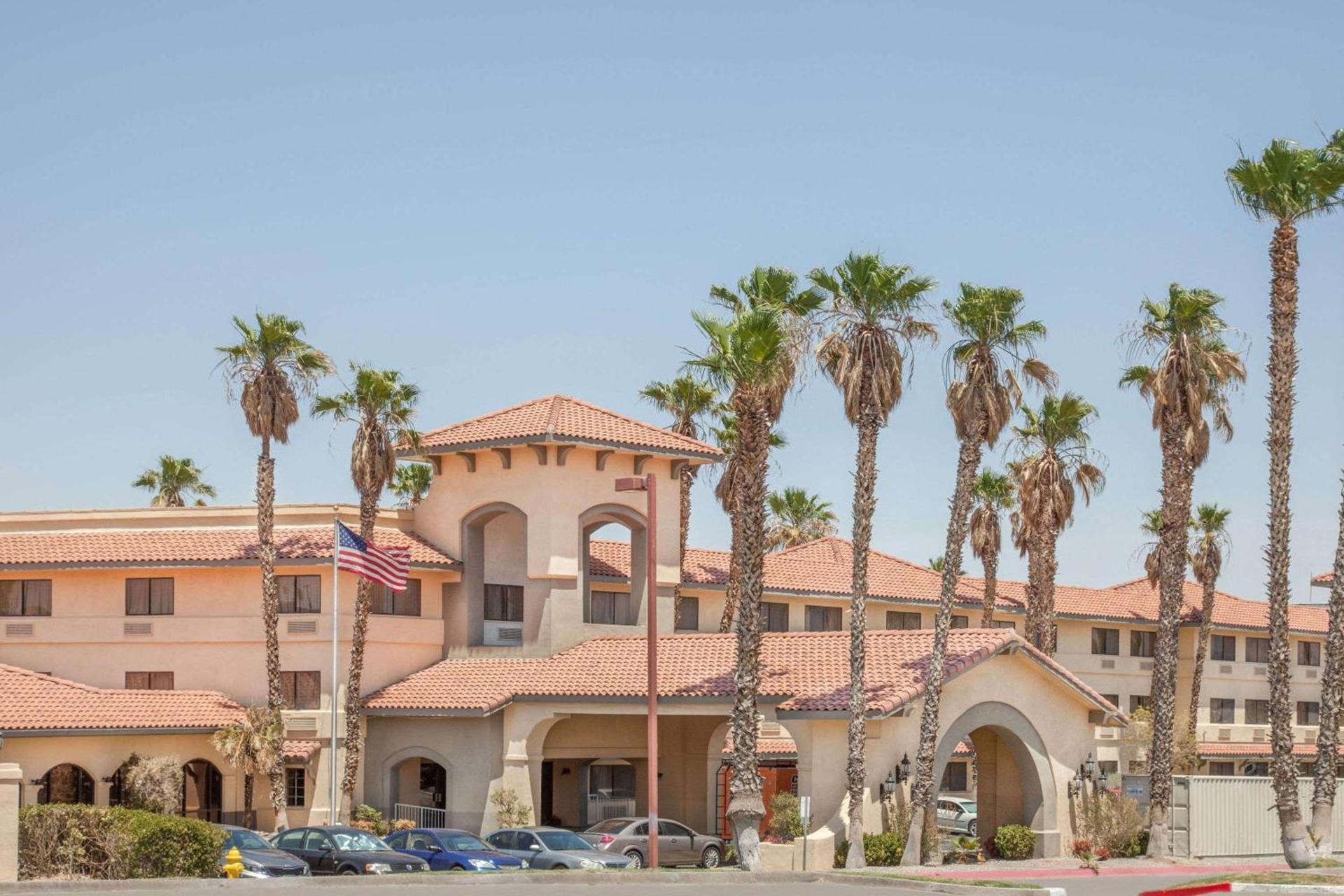 Ramada by Wyndham Barstow — hotel in Barstow
