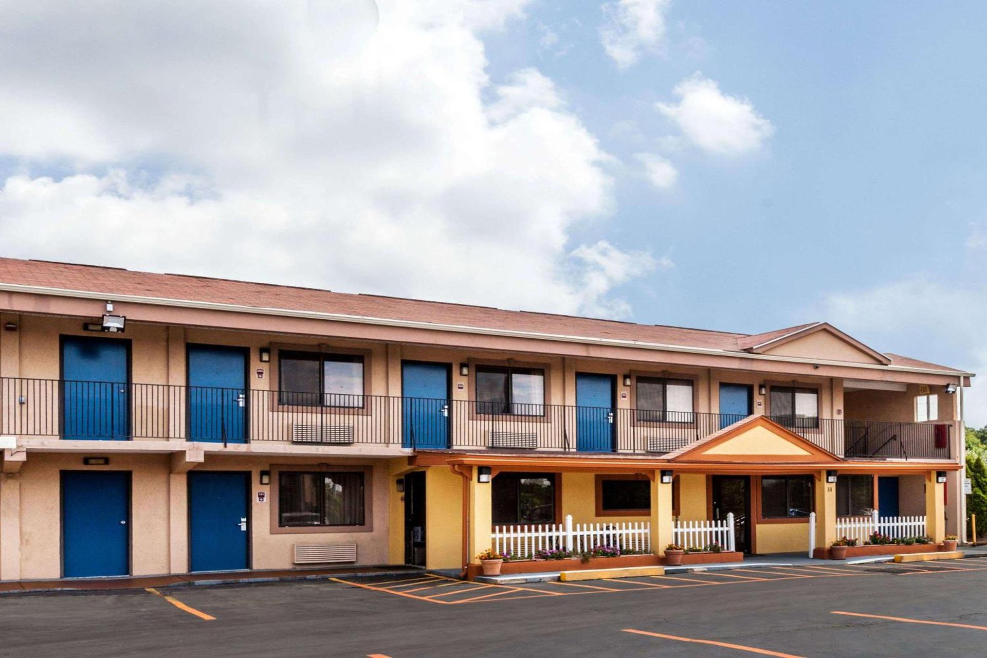 Red Carpet Inn Elkton — hotel in Elkton