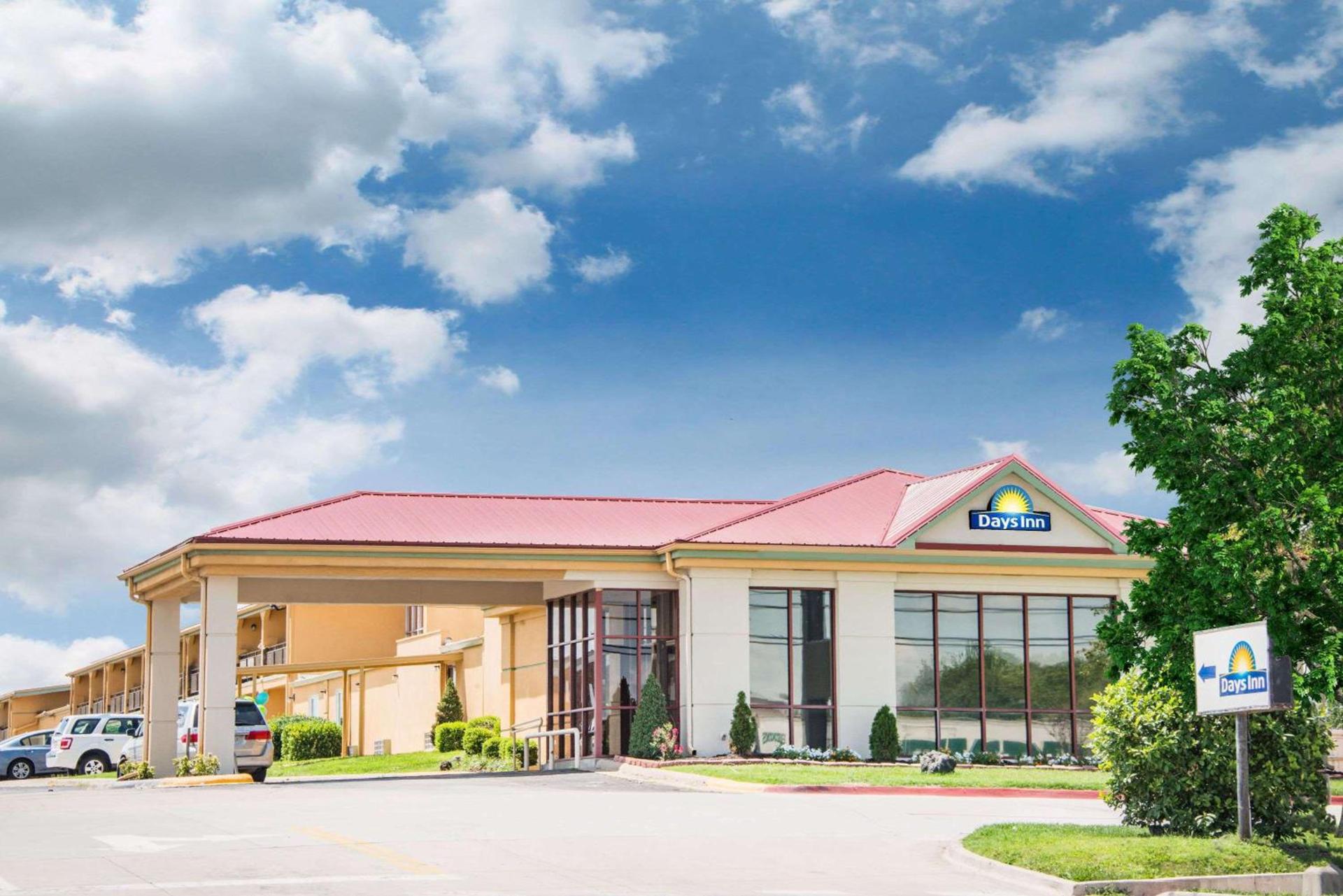 Days Inn by Wyndham Joplin — hotel in Joplin