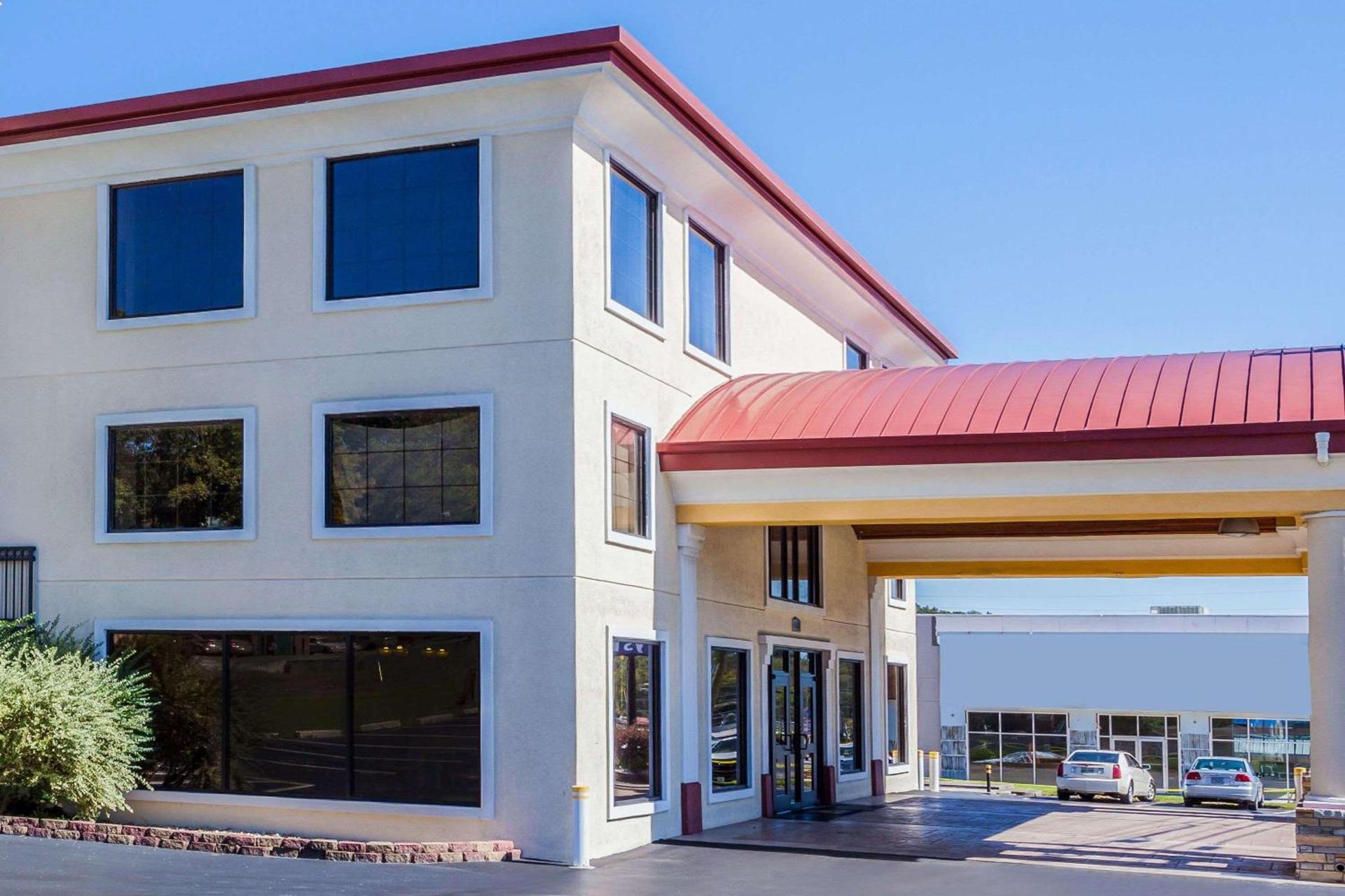 Days Inn by Wyndham Dalton — hotel in Dalton