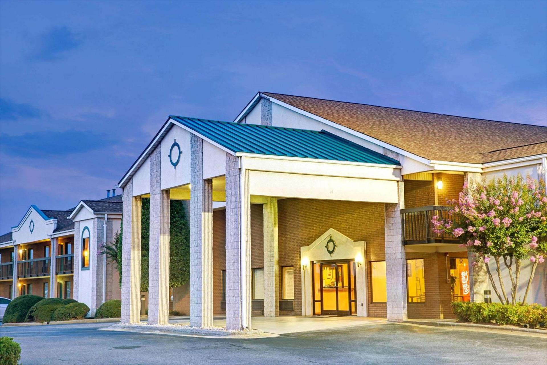 Days Inn by Wyndham Mooresville Lake Norman — hotel in Mooresville