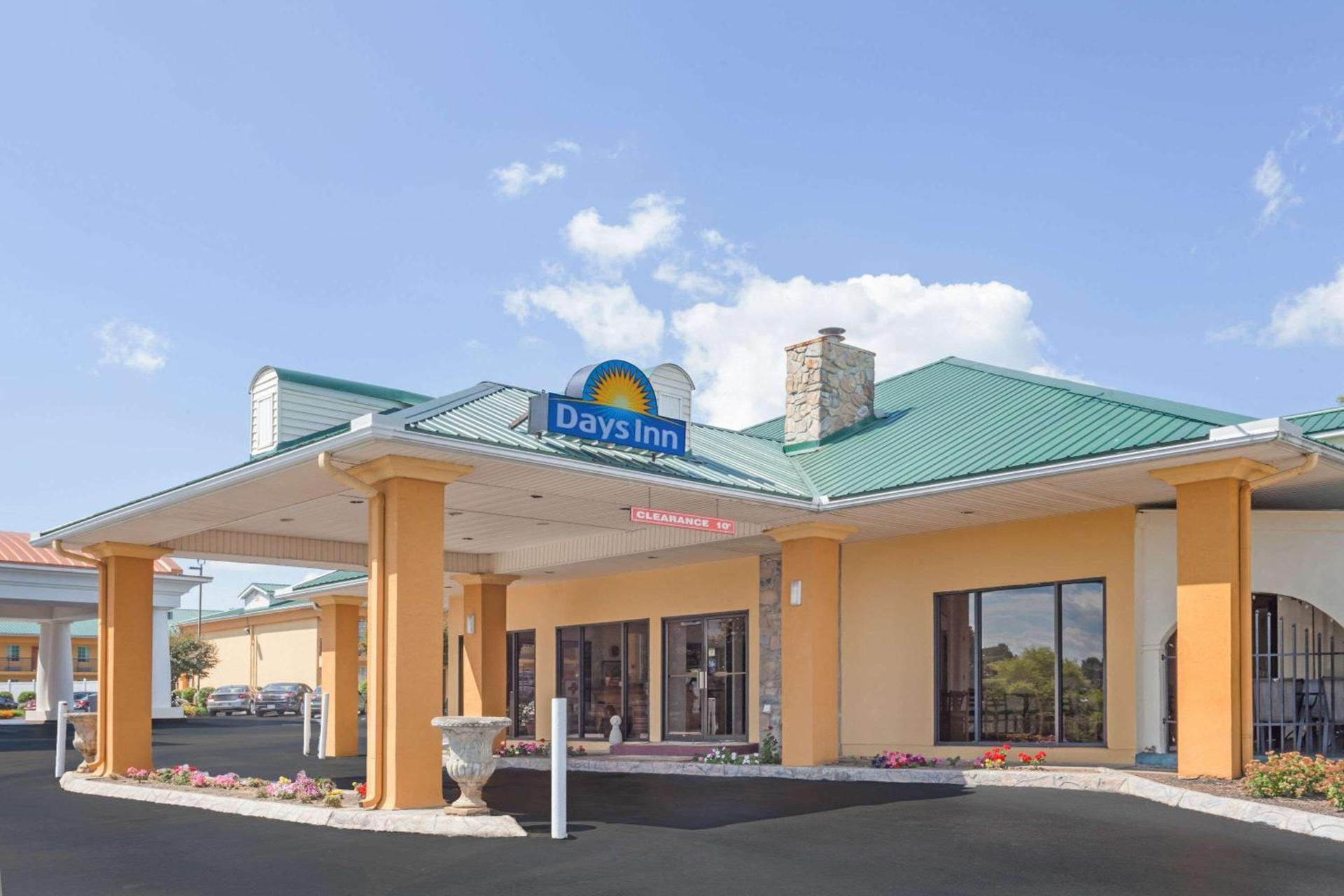 Days Inn by Wyndham Lenoir City — hotel in Lenoir City