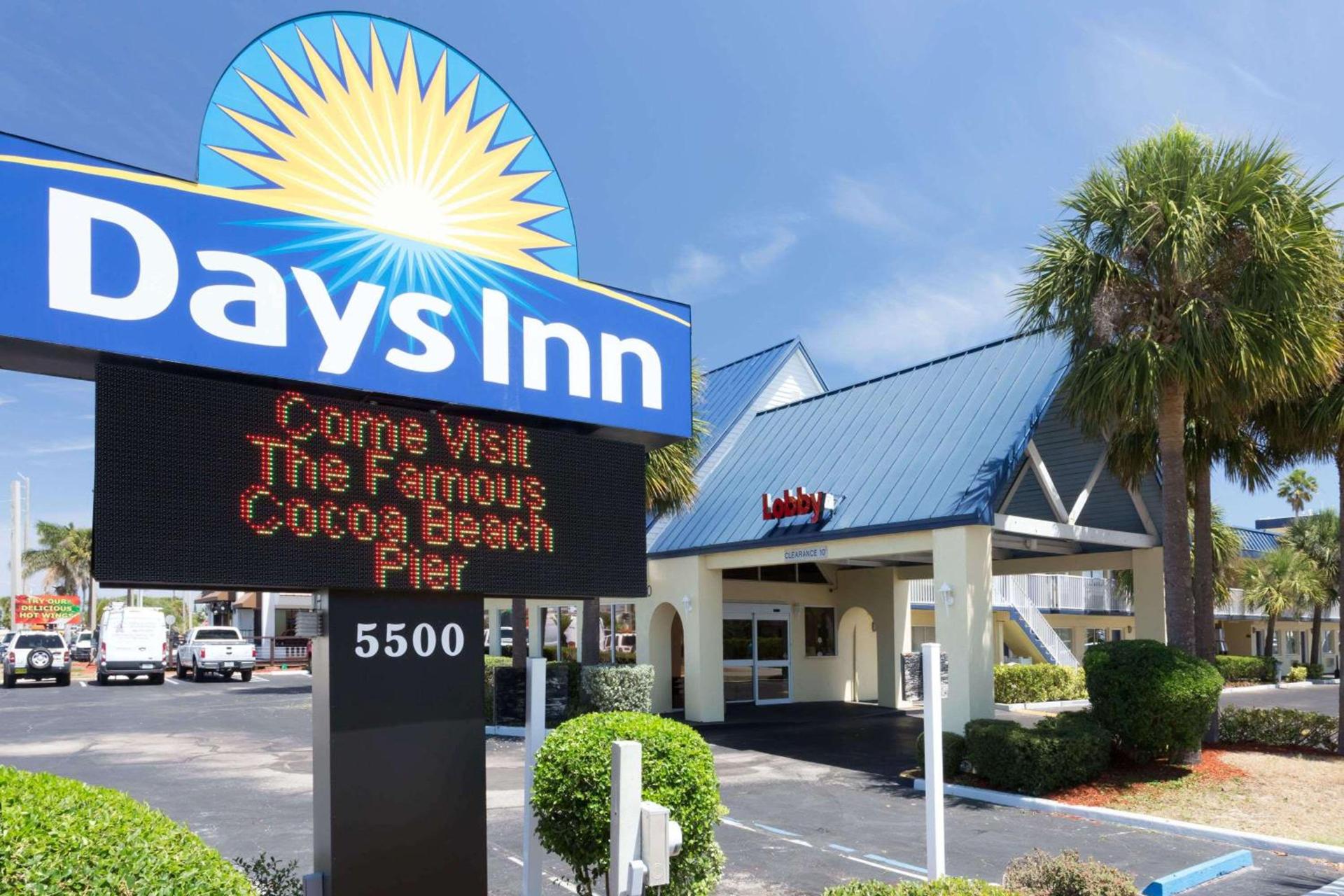 Days Inn by Wyndham Cocoa Beach Port Canaveral — hotel in Cocoa Beach
