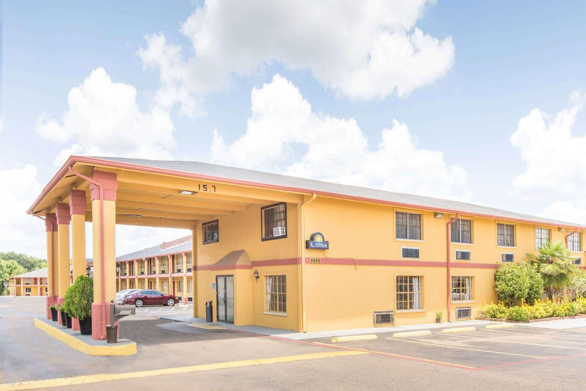 Executive Inn & Suites