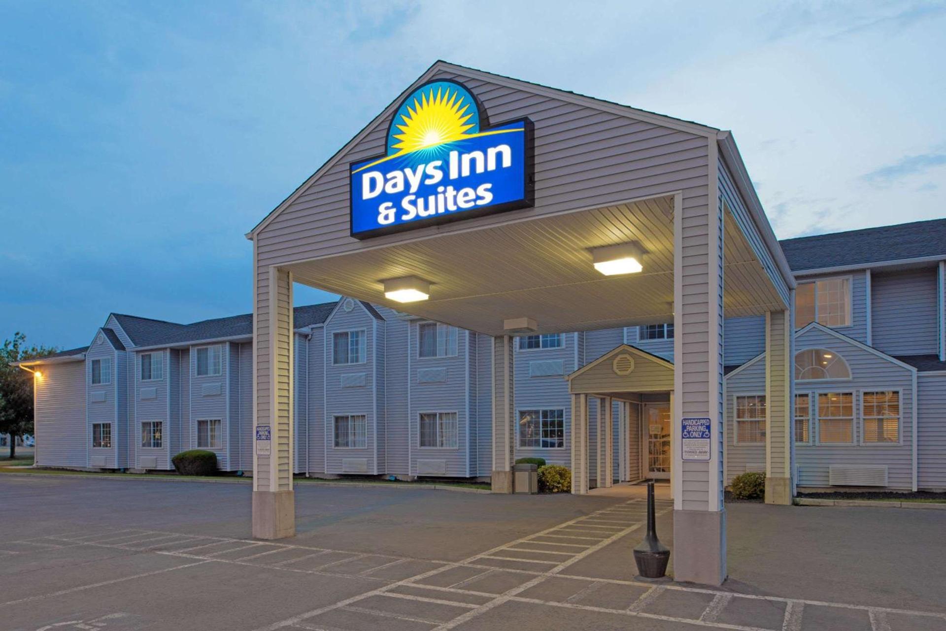Days Inn & Suites by Wyndham Spokane Airport Airway Heights — hotel in Airway Heights