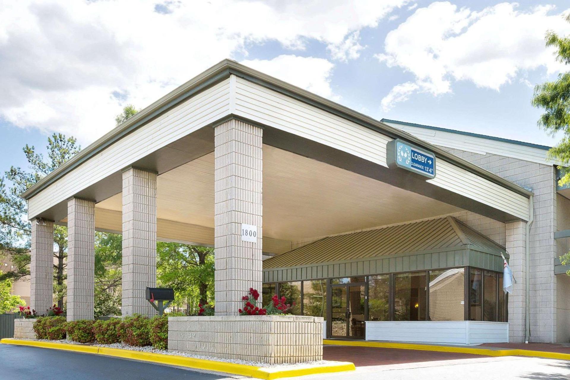 Days Inn by Wyndham Hoover Birmingham — hotel in Hoover