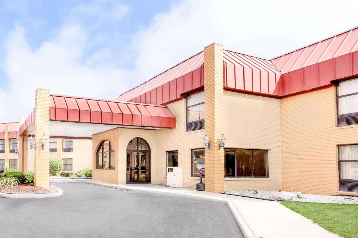 Days Inn & Suites by Wyndham Kalamazoo — hotel in Kalamazoo