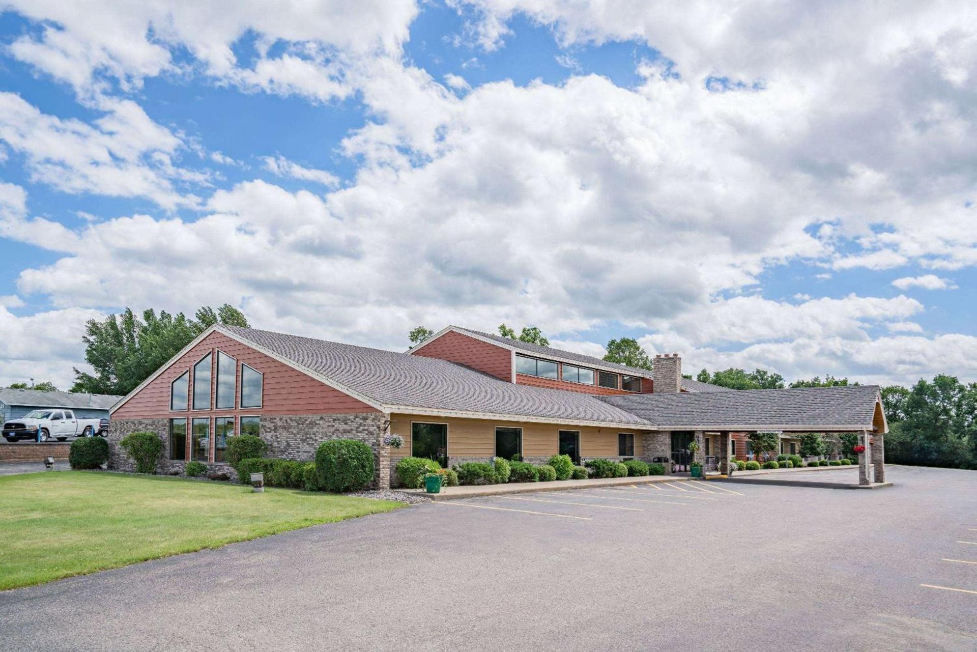 AmericInn by Wyndham Detroit Lakes — hotel in Detroit Lakes