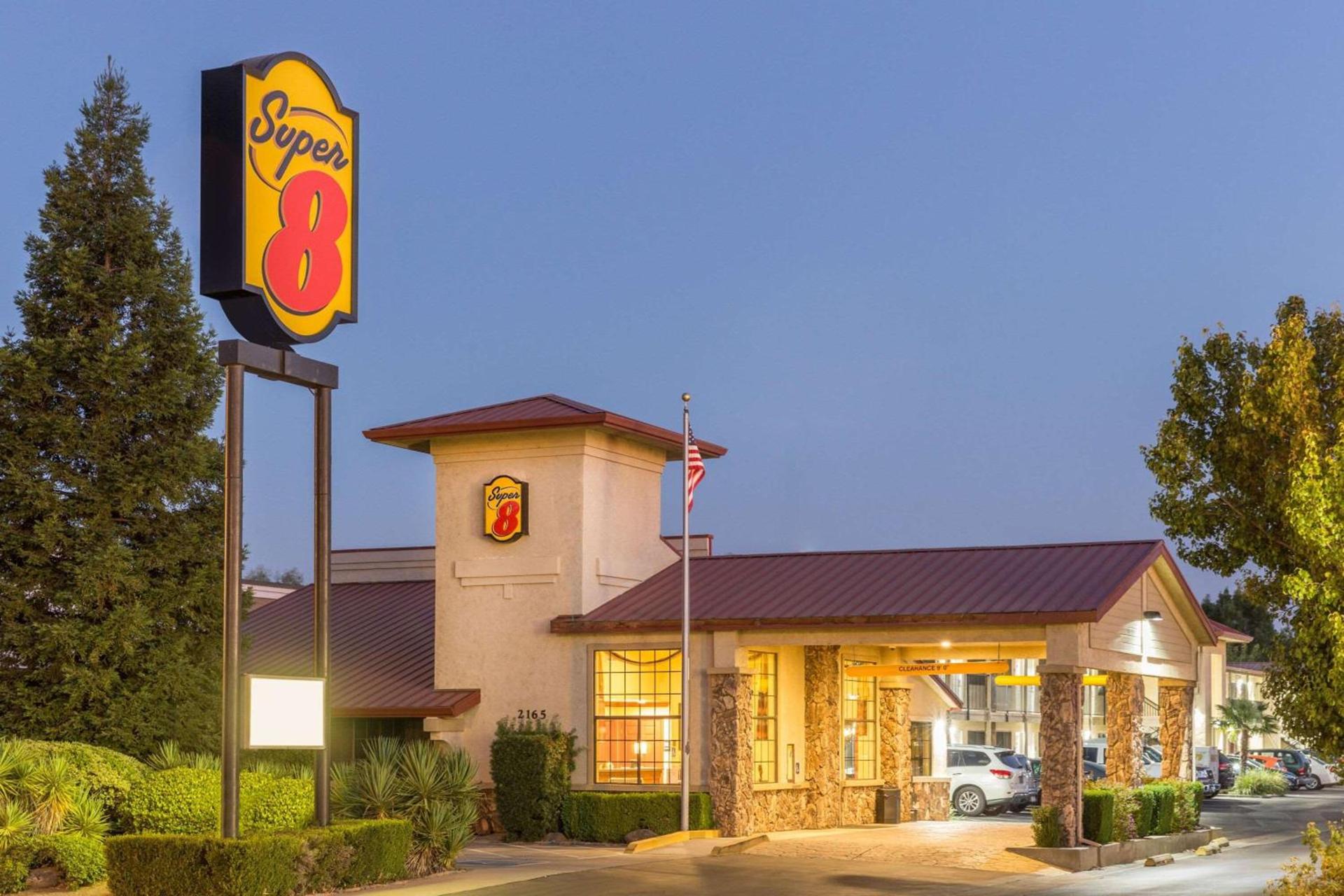Super 8 by Wyndham Corning — hotel in Corning